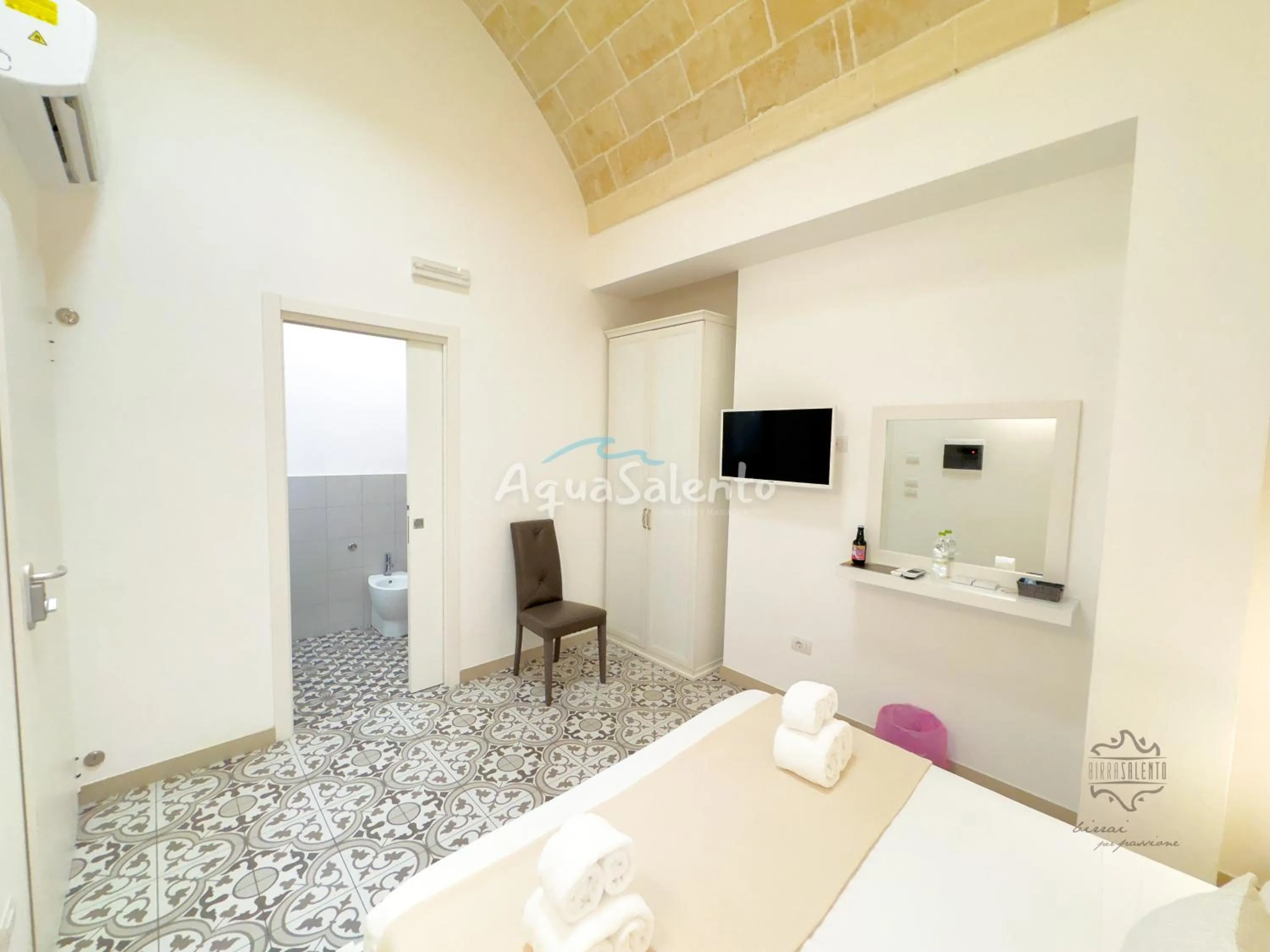 Photo of the whole room, Bed in Casa Birra Salento