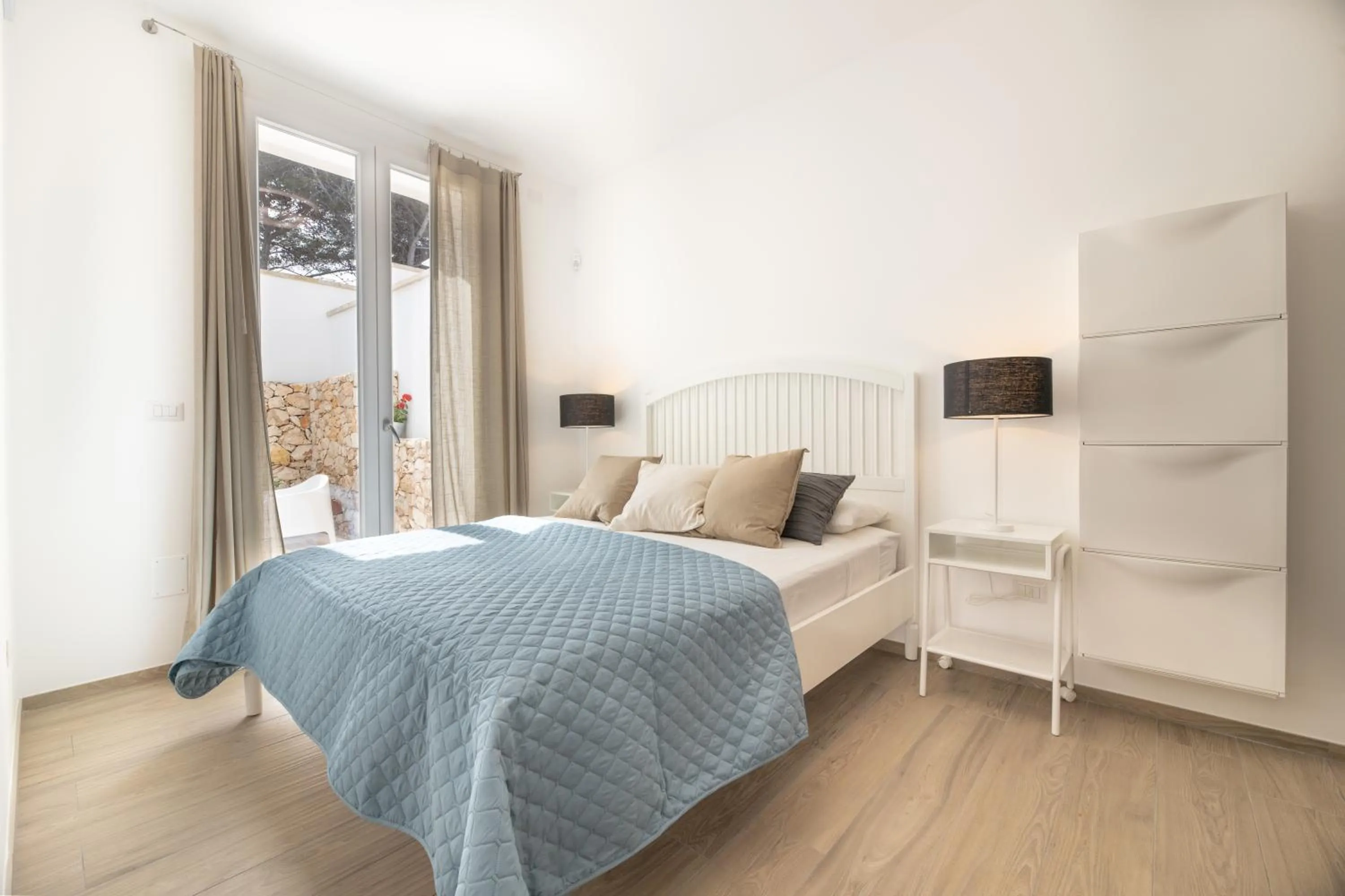 Photo of the whole room in B&BLeucaineout