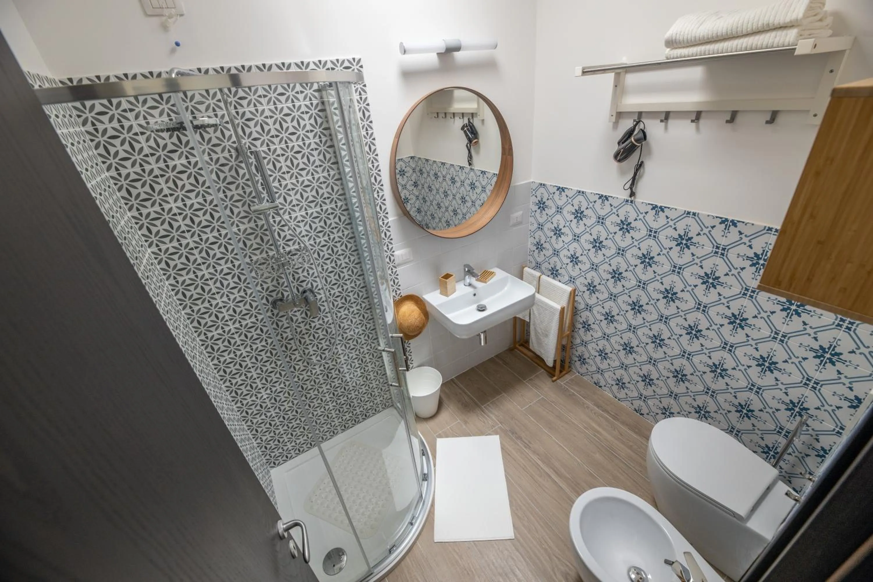 Bathroom in B&BLeucaineout