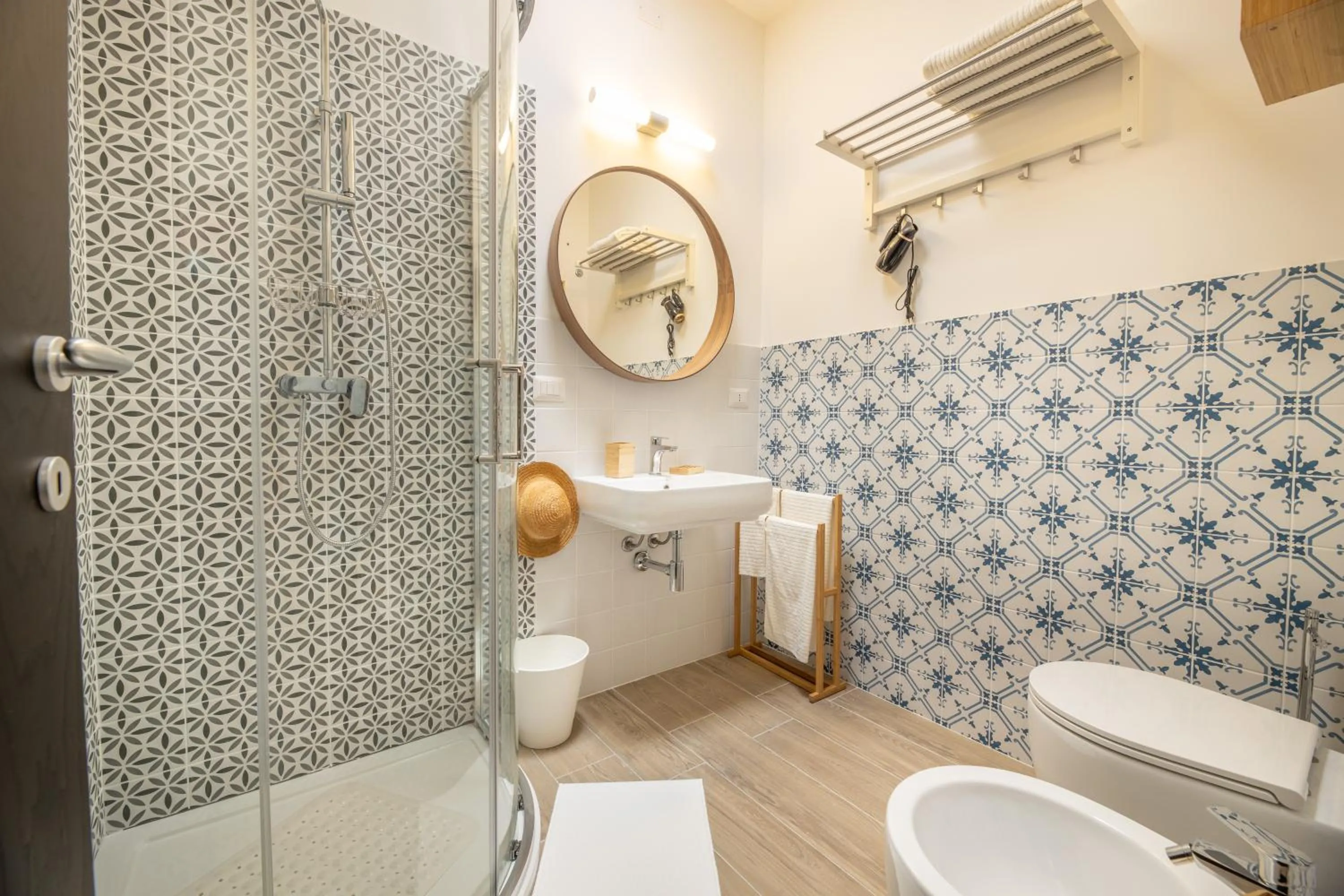 Bathroom in B&BLeucaineout