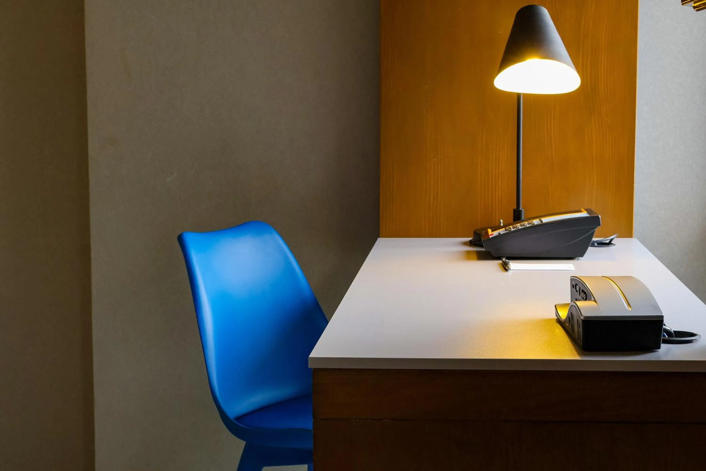 Seating area in Aloft Panama