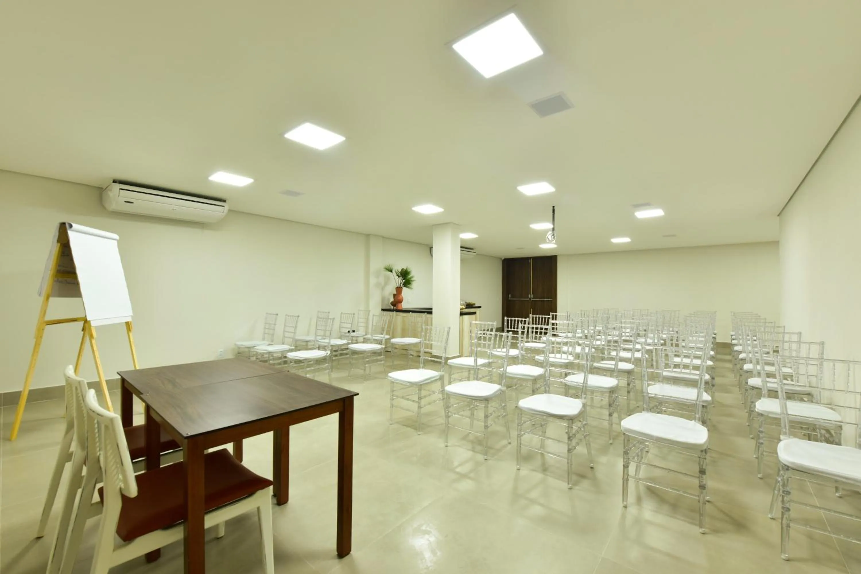 Meeting/conference room in Porto das Dunas Boutique Praia Hotel