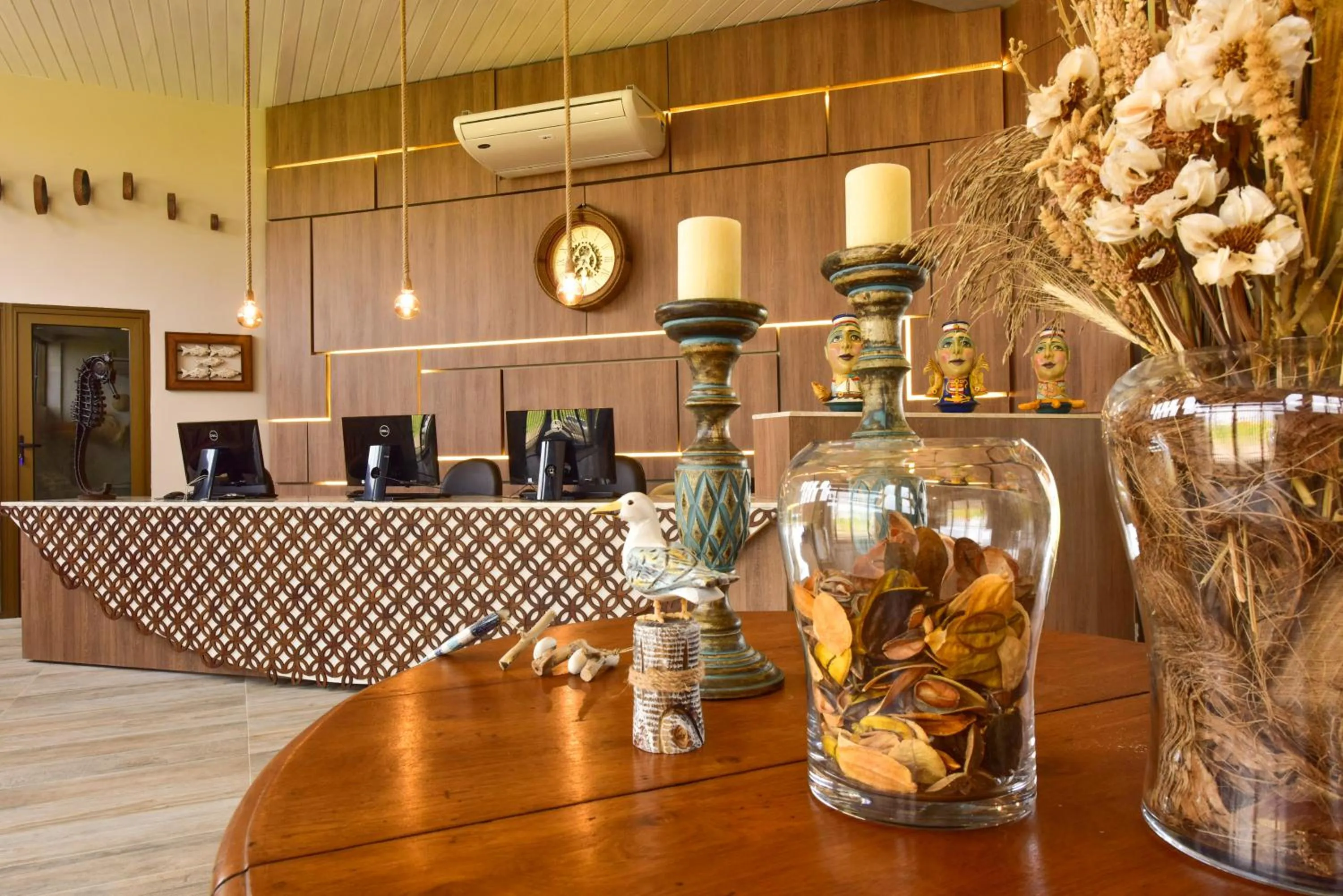 Lobby or reception in Porto das Dunas Boutique Praia Hotel