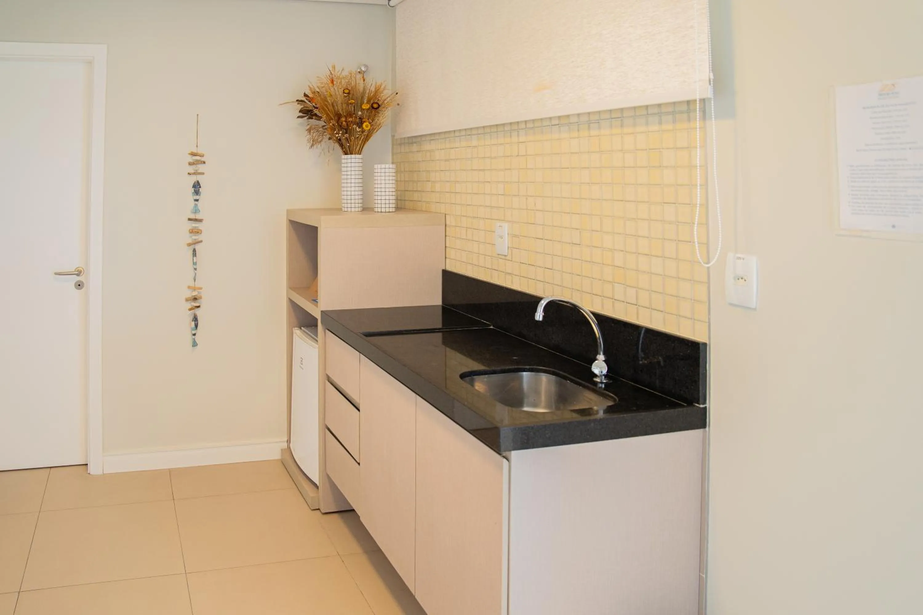 kitchen in Porto das Dunas Boutique Praia Hotel