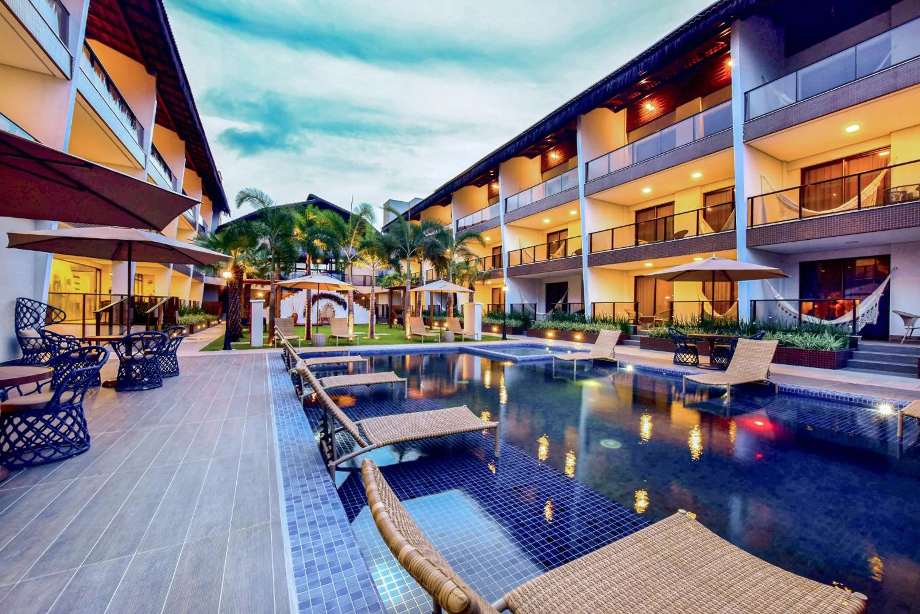 Swimming pool in Porto das Dunas Boutique Praia Hotel