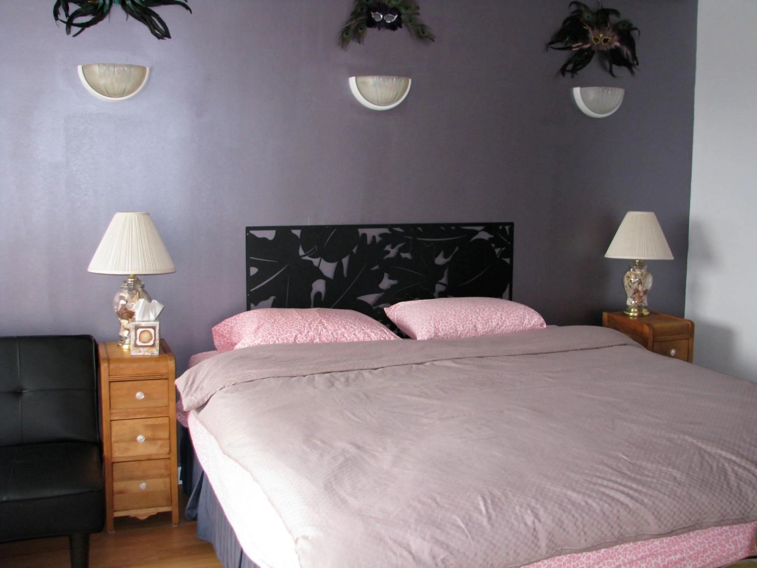Bed in Fireflies Bed & Breakfast