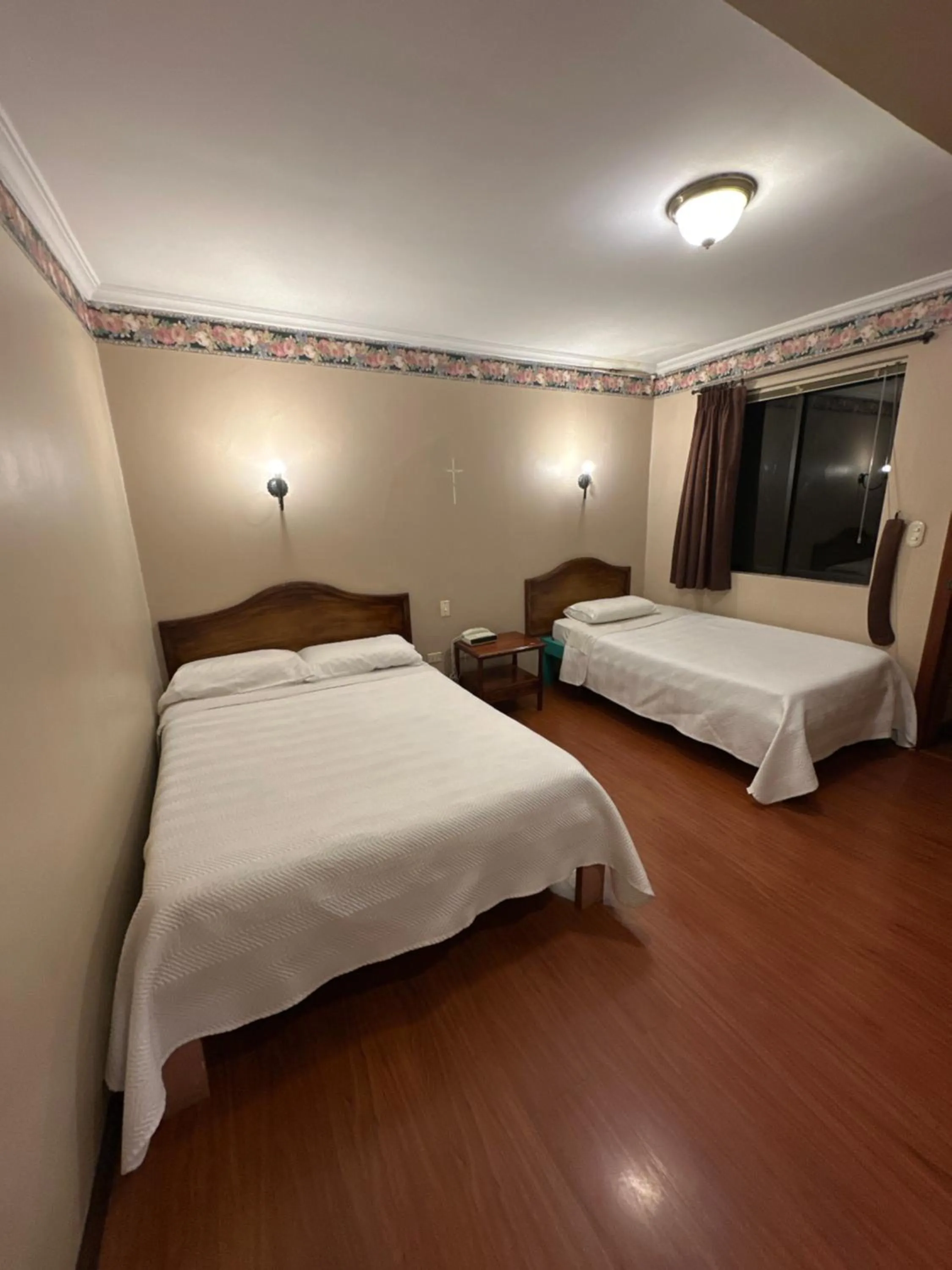Bed in Hotel & Suites El Quijote