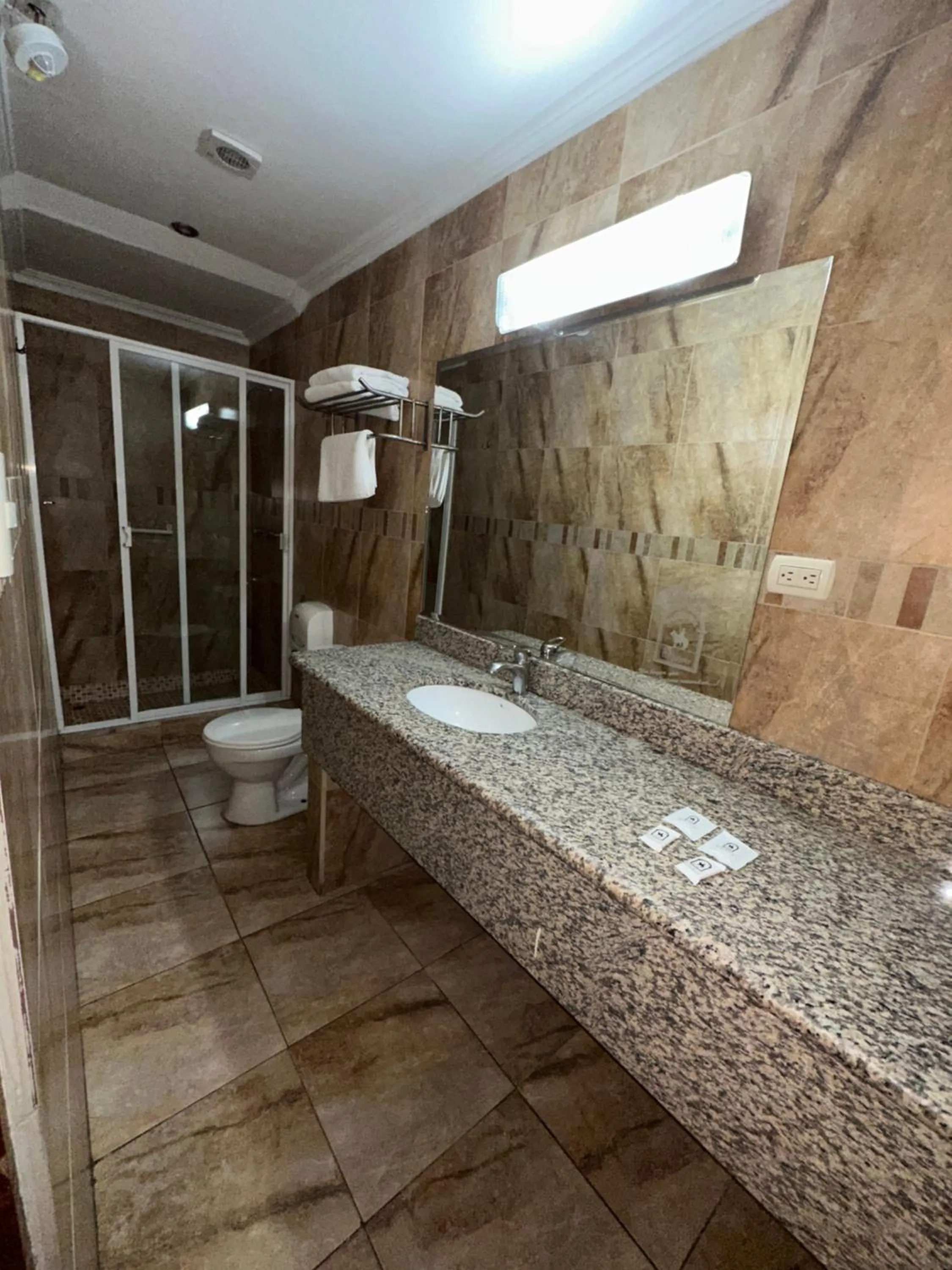 Hotel & Suites El Quijote