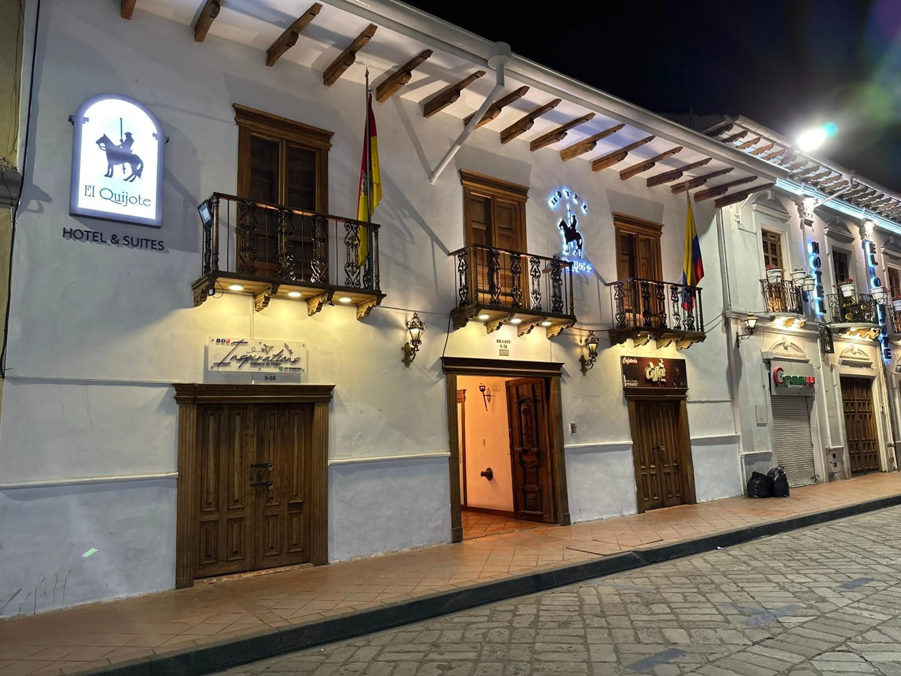 Hotel & Suites El Quijote