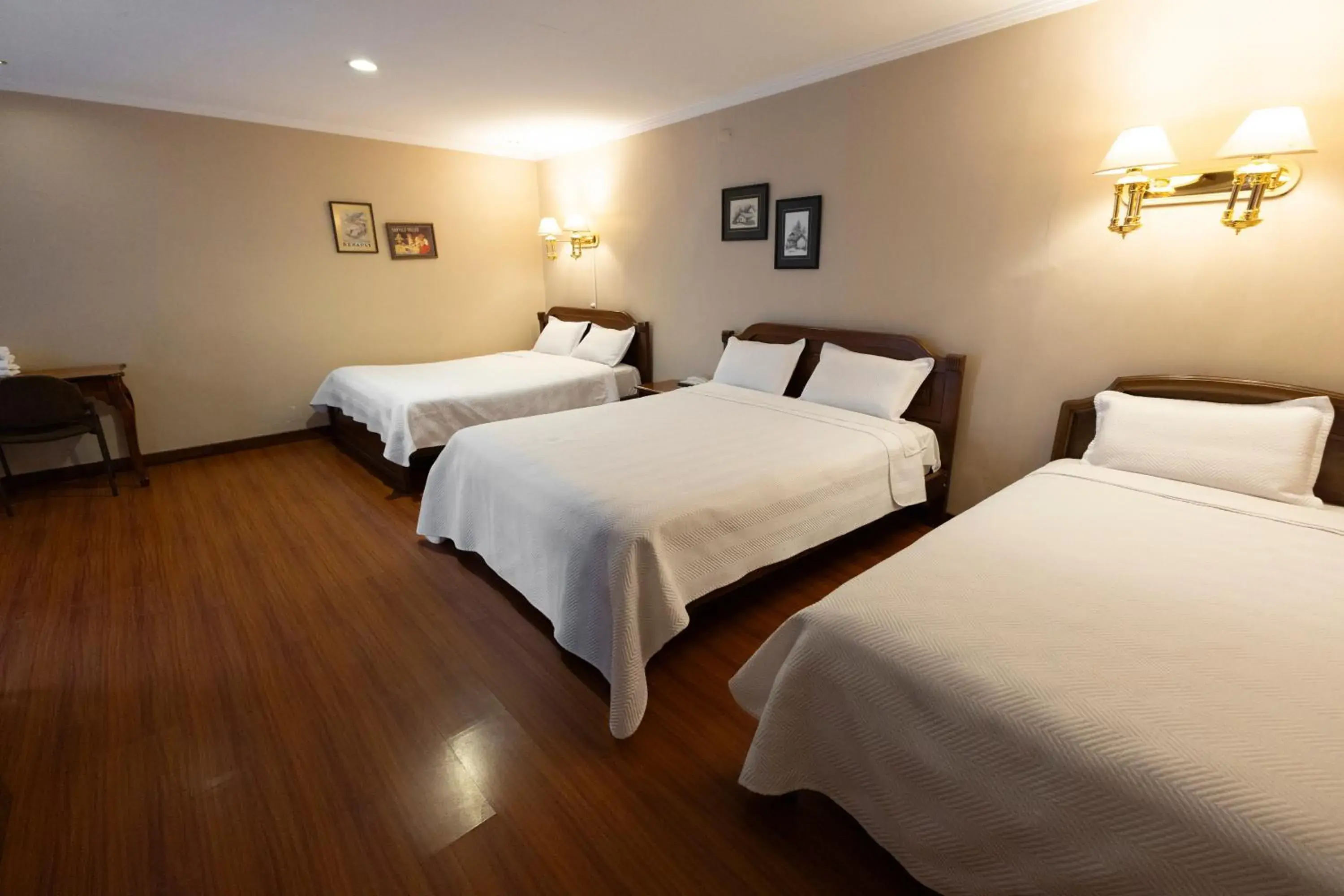 Family Room in Hotel & Suites El Quijote Family Room in Hotel & Suites El Quijote