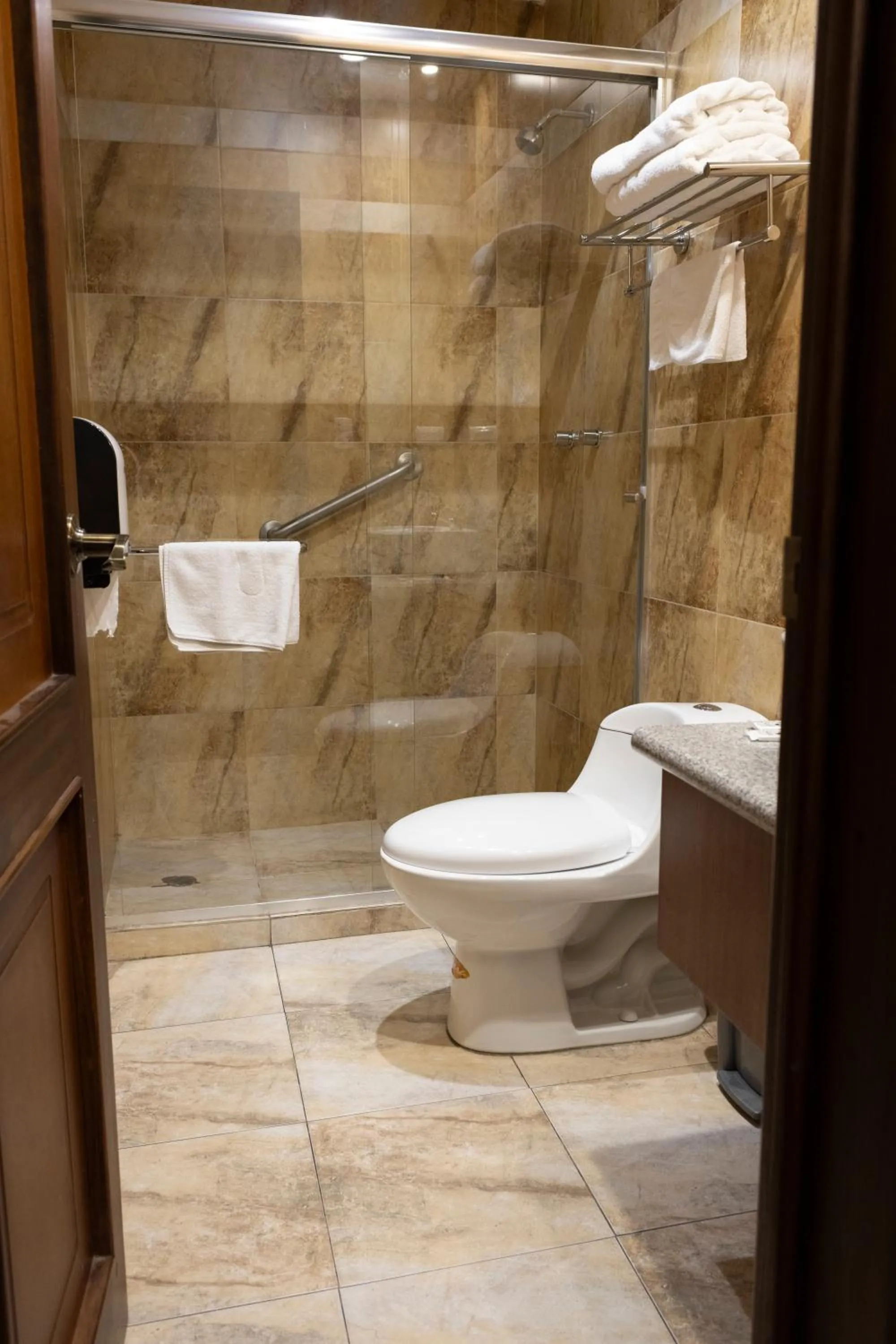 Hotel & Suites El Quijote