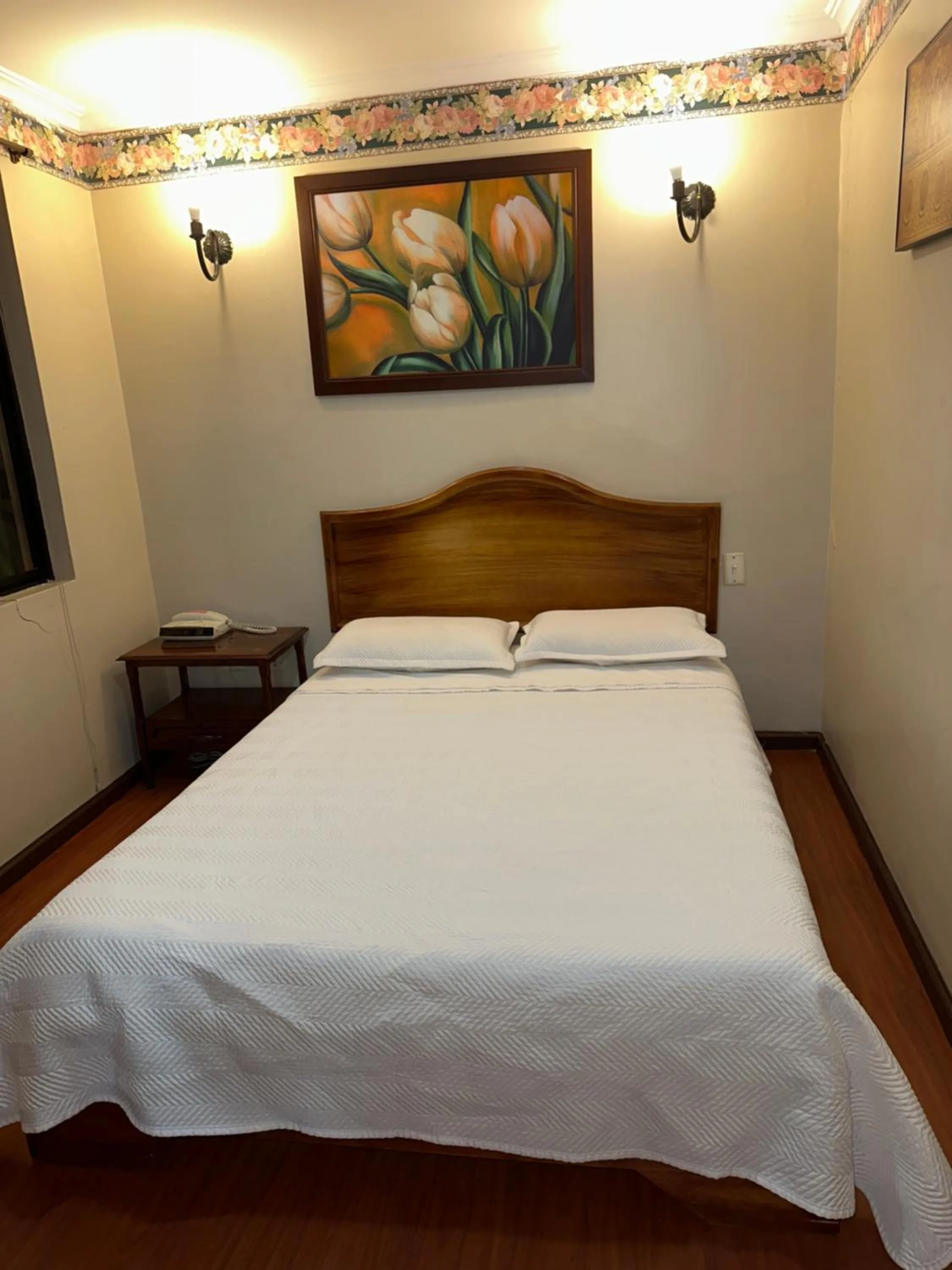 Bed in Hotel & Suites El Quijote