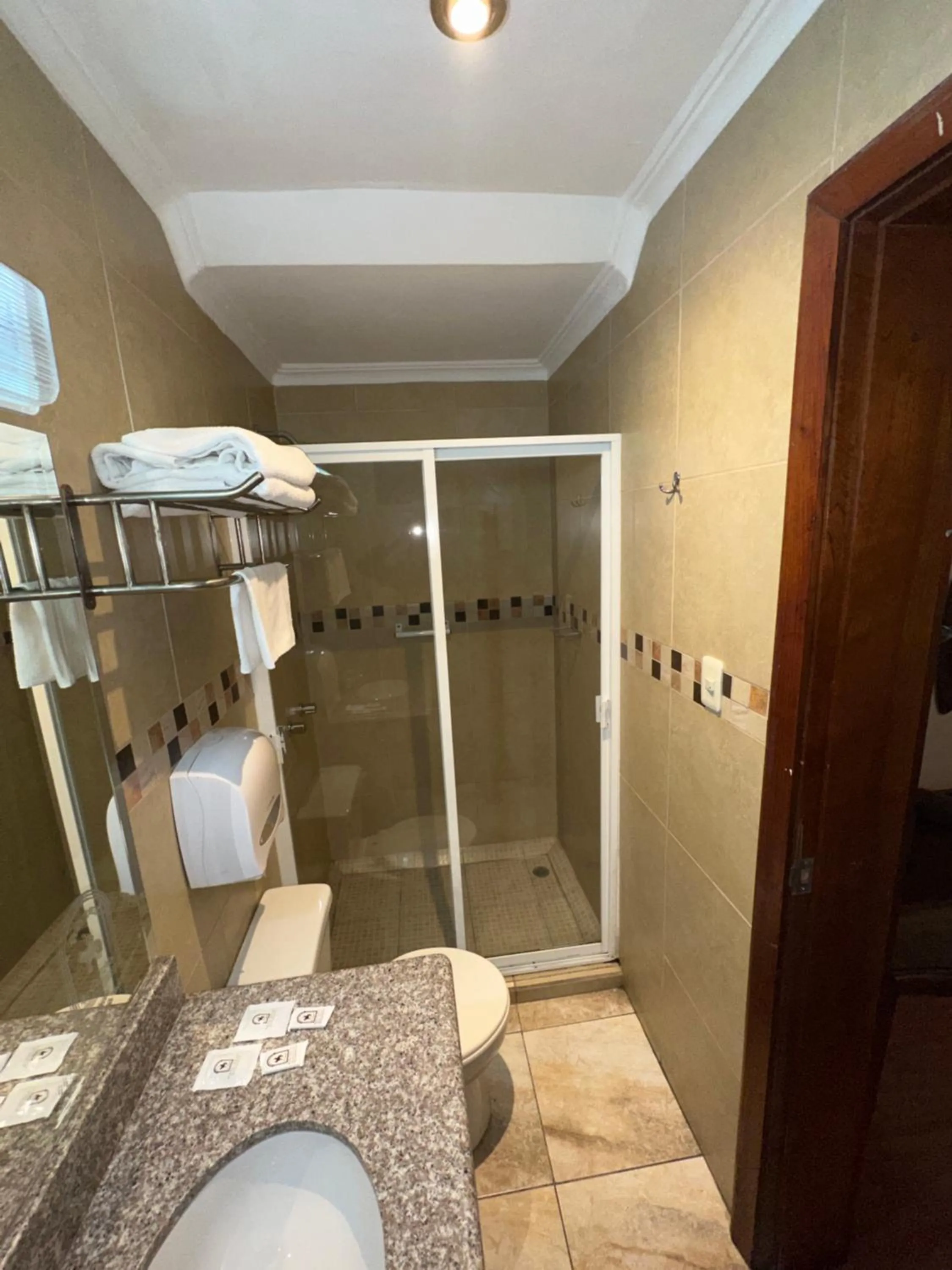 Hotel & Suites El Quijote