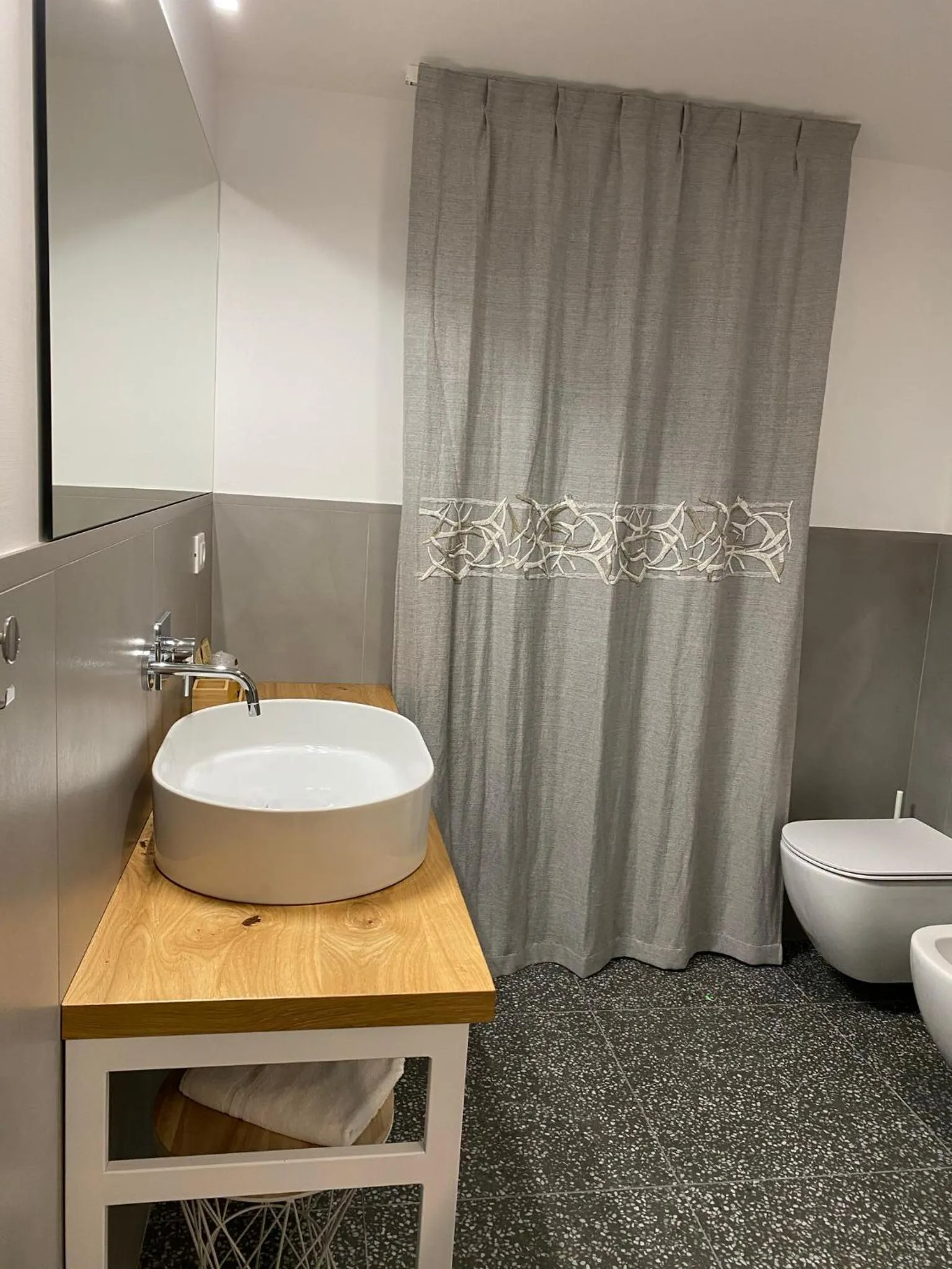 Bathroom in La Taverna Antica Rooms