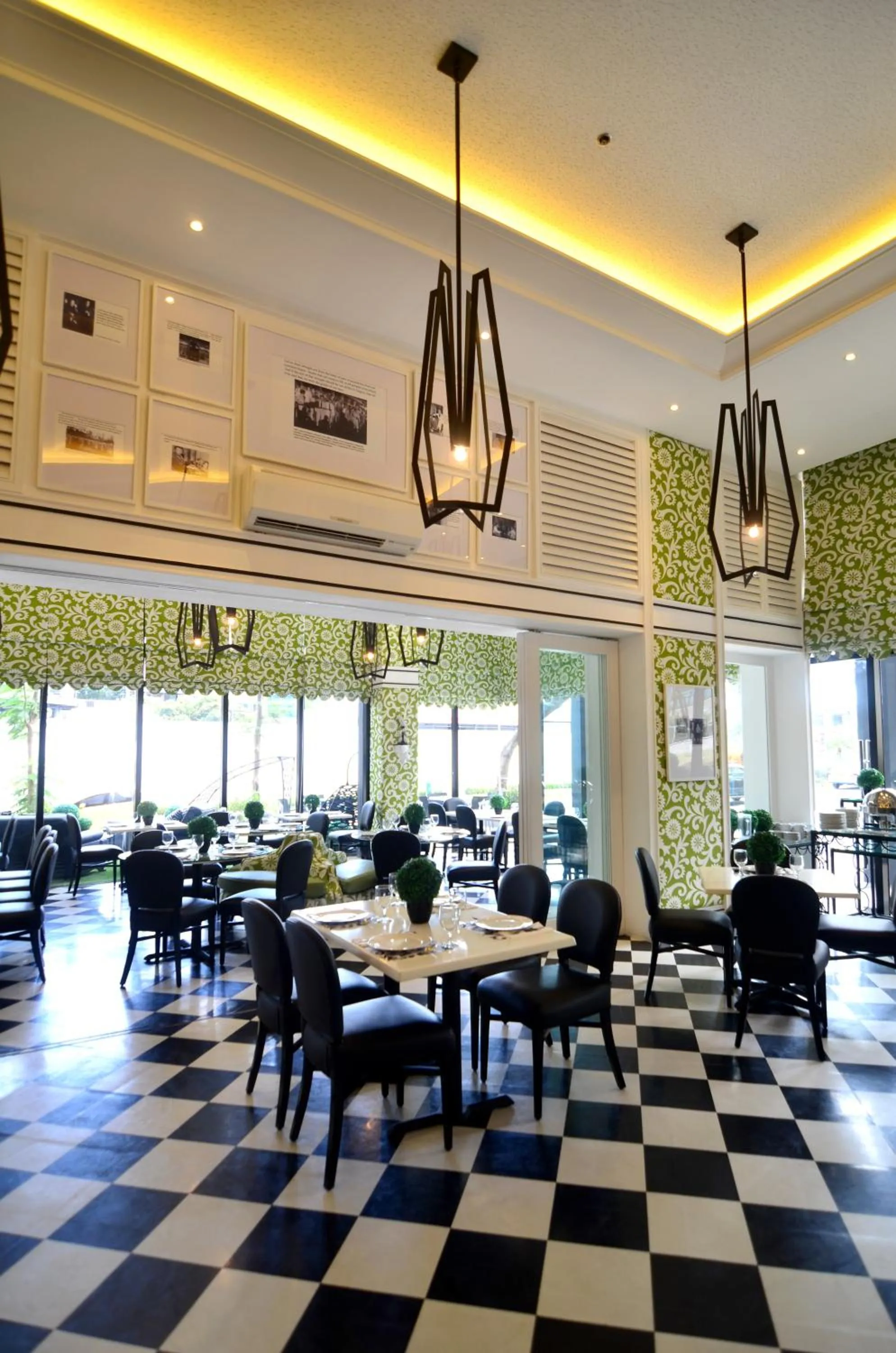 Restaurant/places to eat in Azumi Boutique Hotel