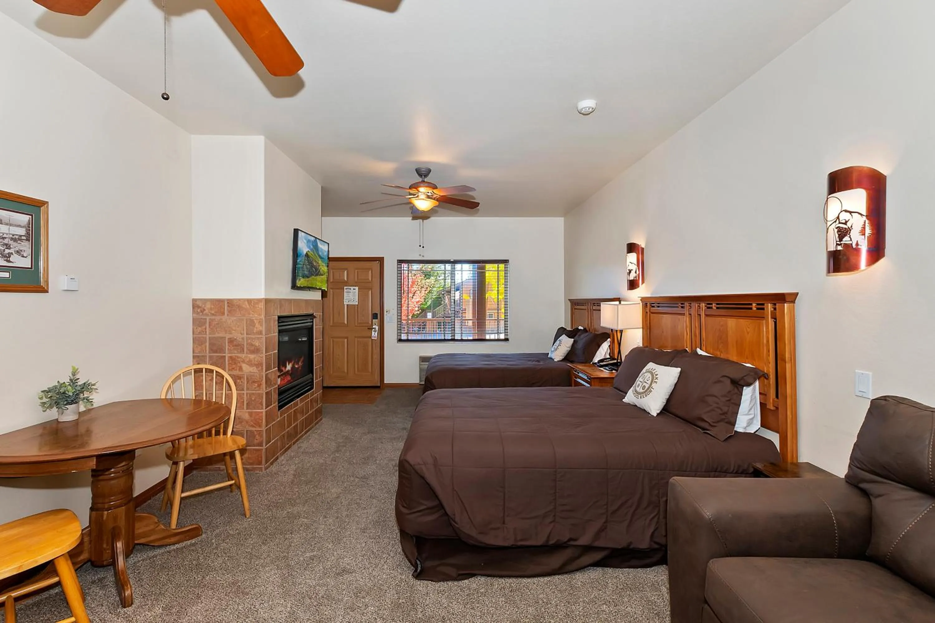 Bedroom in Robinhood Resort