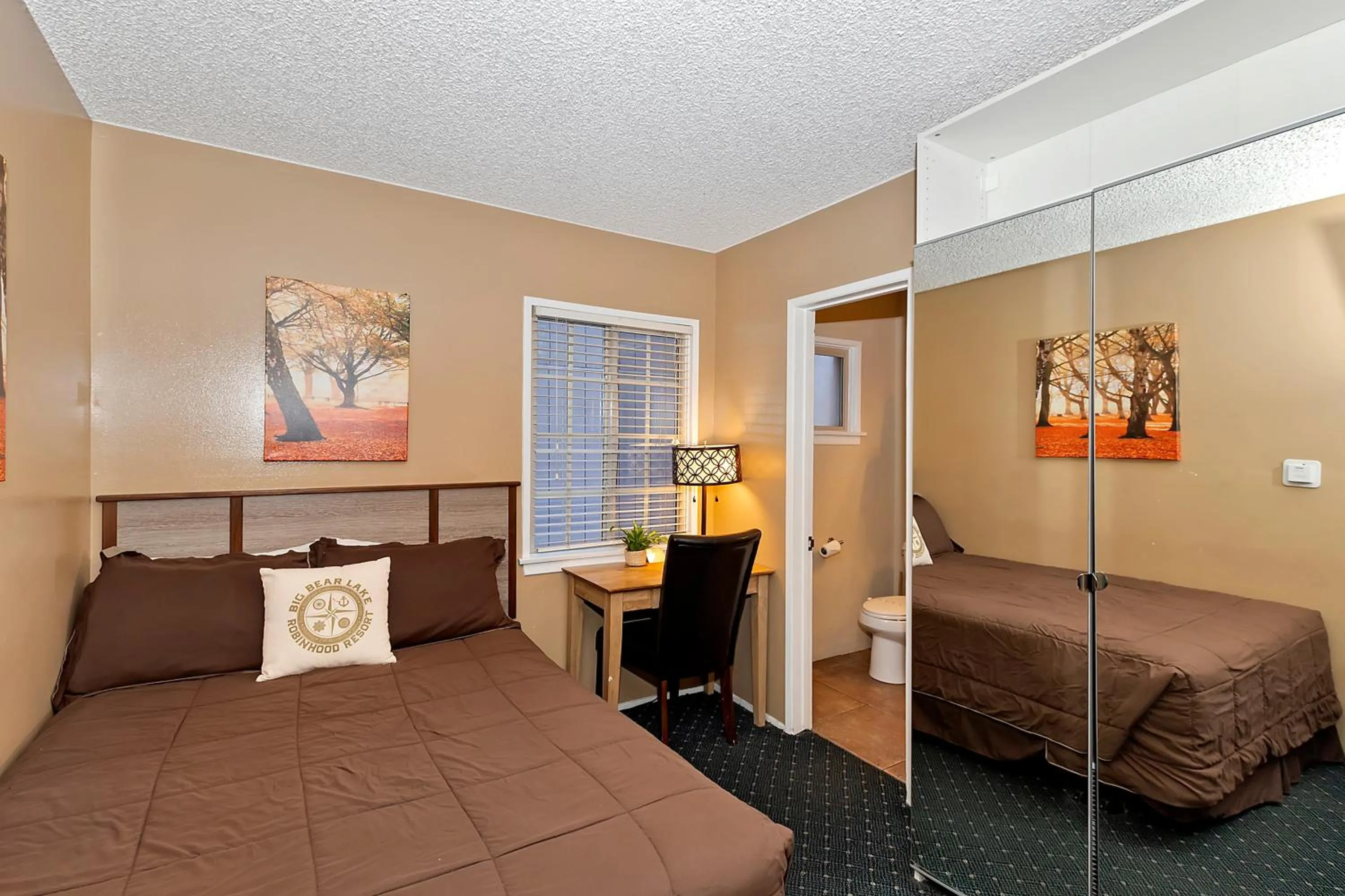 Bedroom, Bed in Robinhood Resort