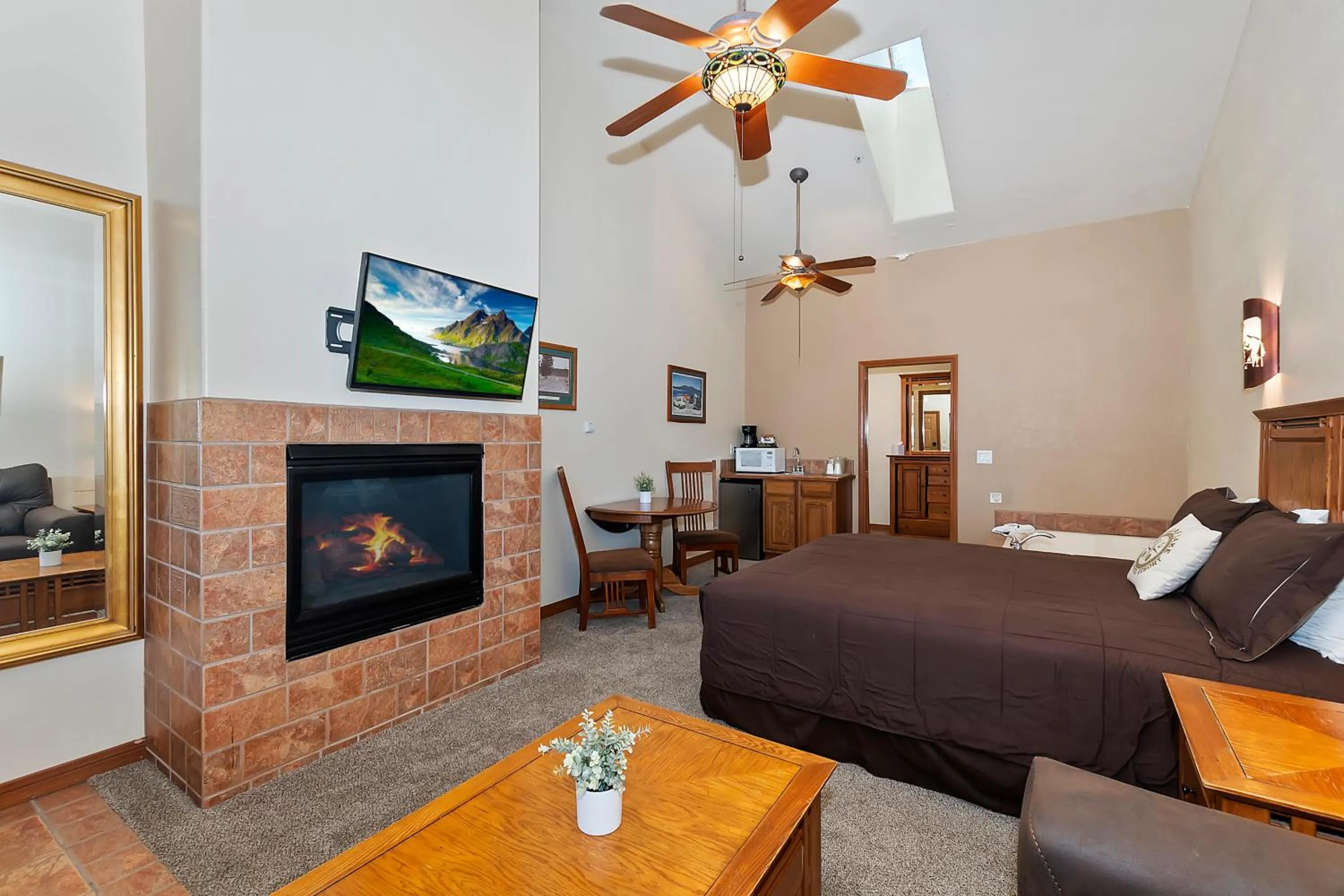 Bedroom, Bed in Robinhood Resort