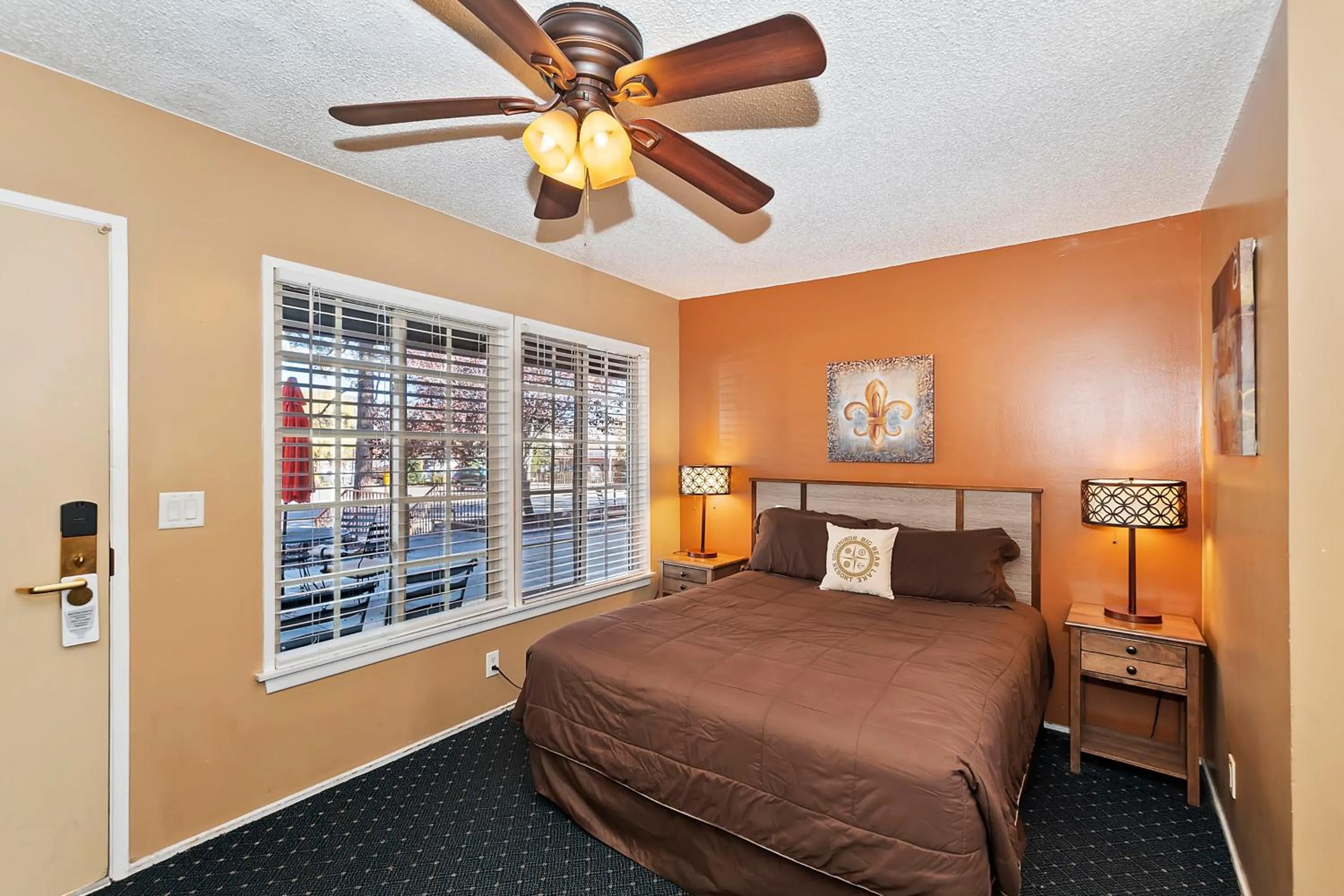 Bedroom, Bed in Robinhood Resort