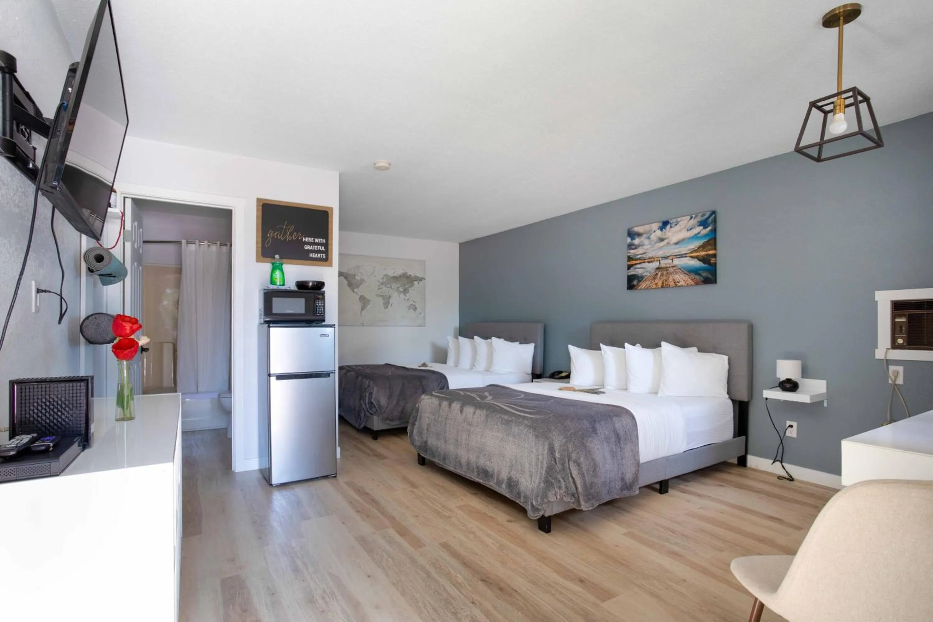 Bed in The Valley View Cabins and Event Center