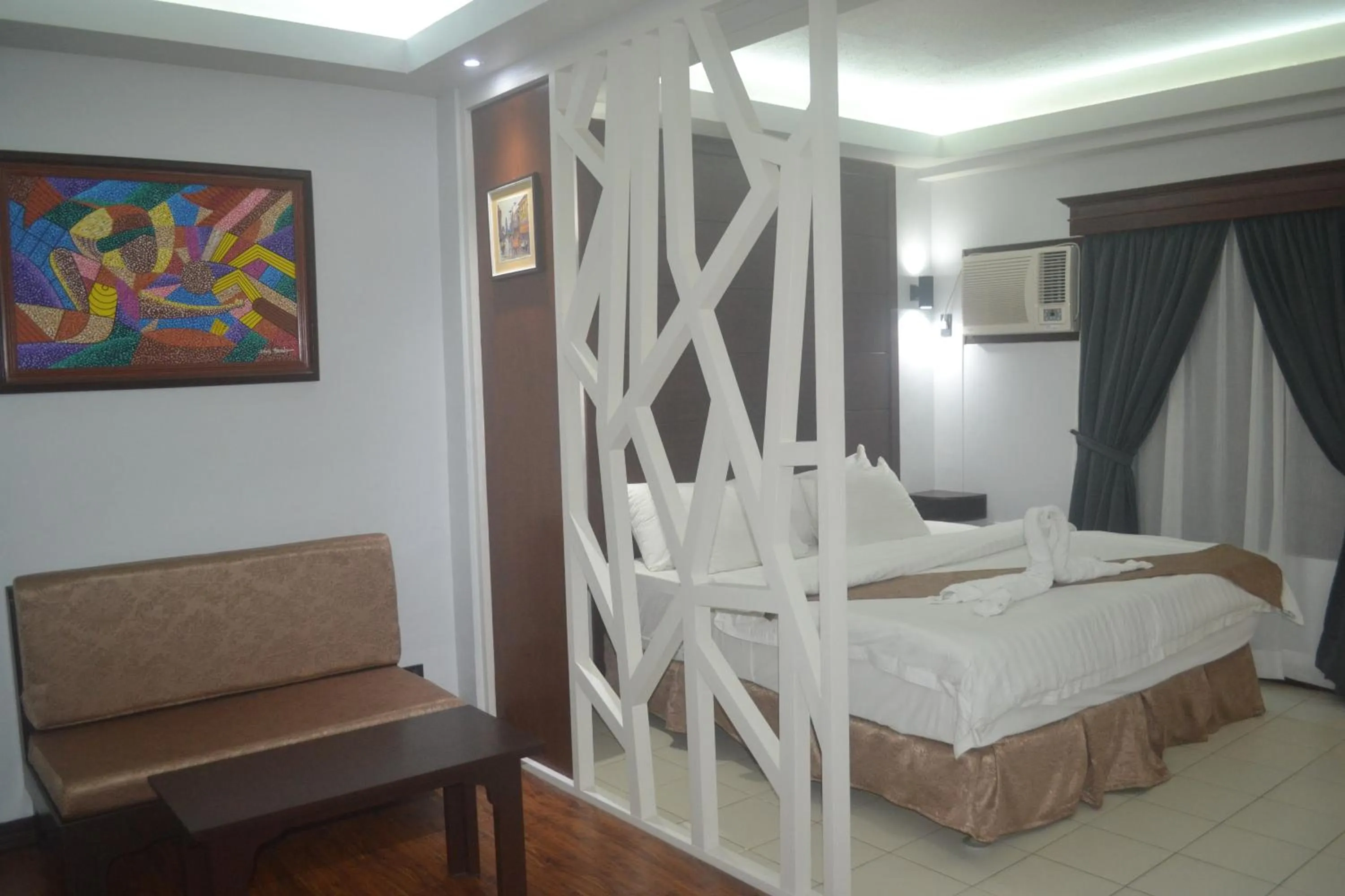 Photo of the whole room, Bed in DM Residente Hotel Inns & Villas