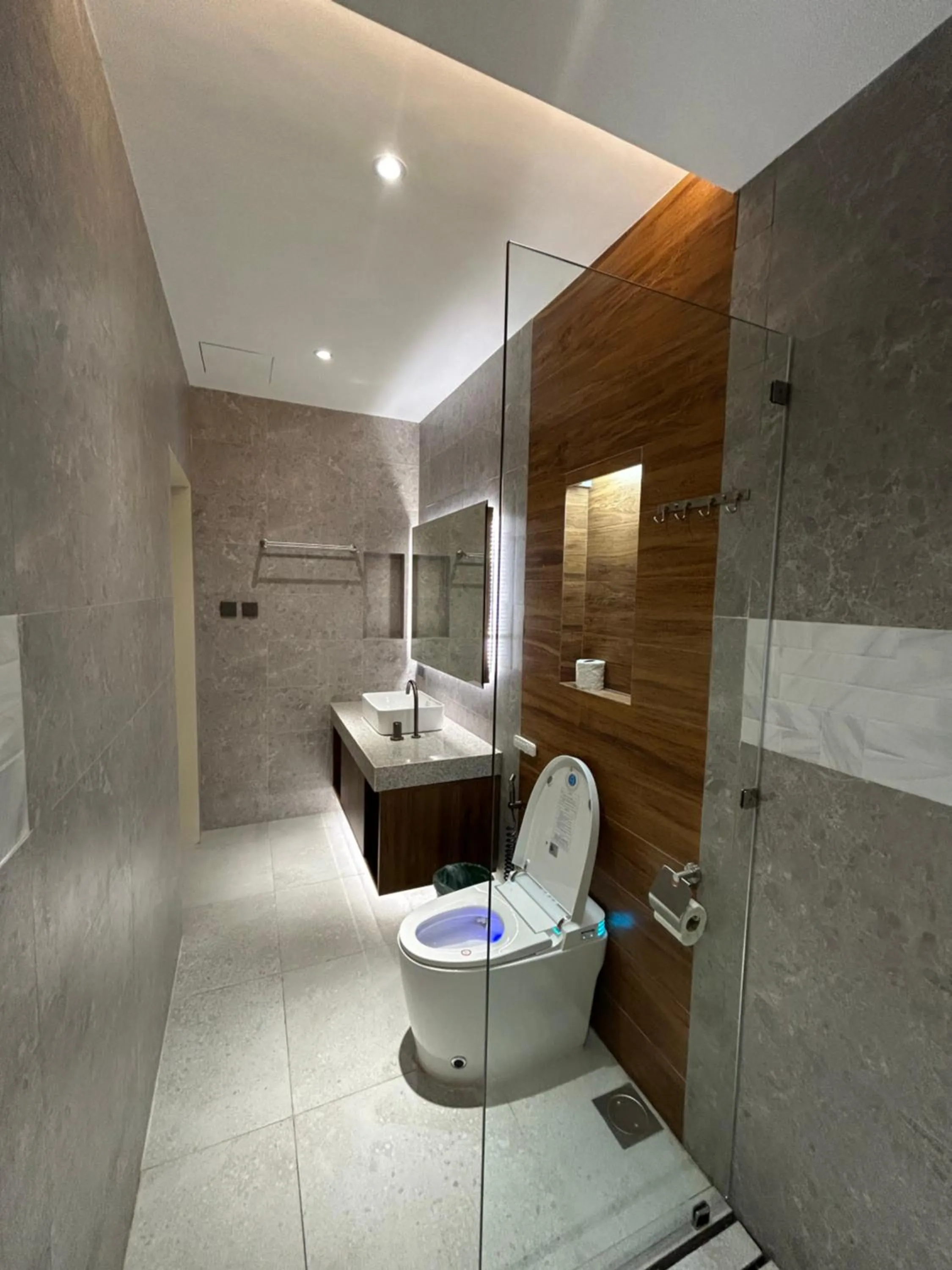 Shower in DM Residente Hotel Inns & Villas