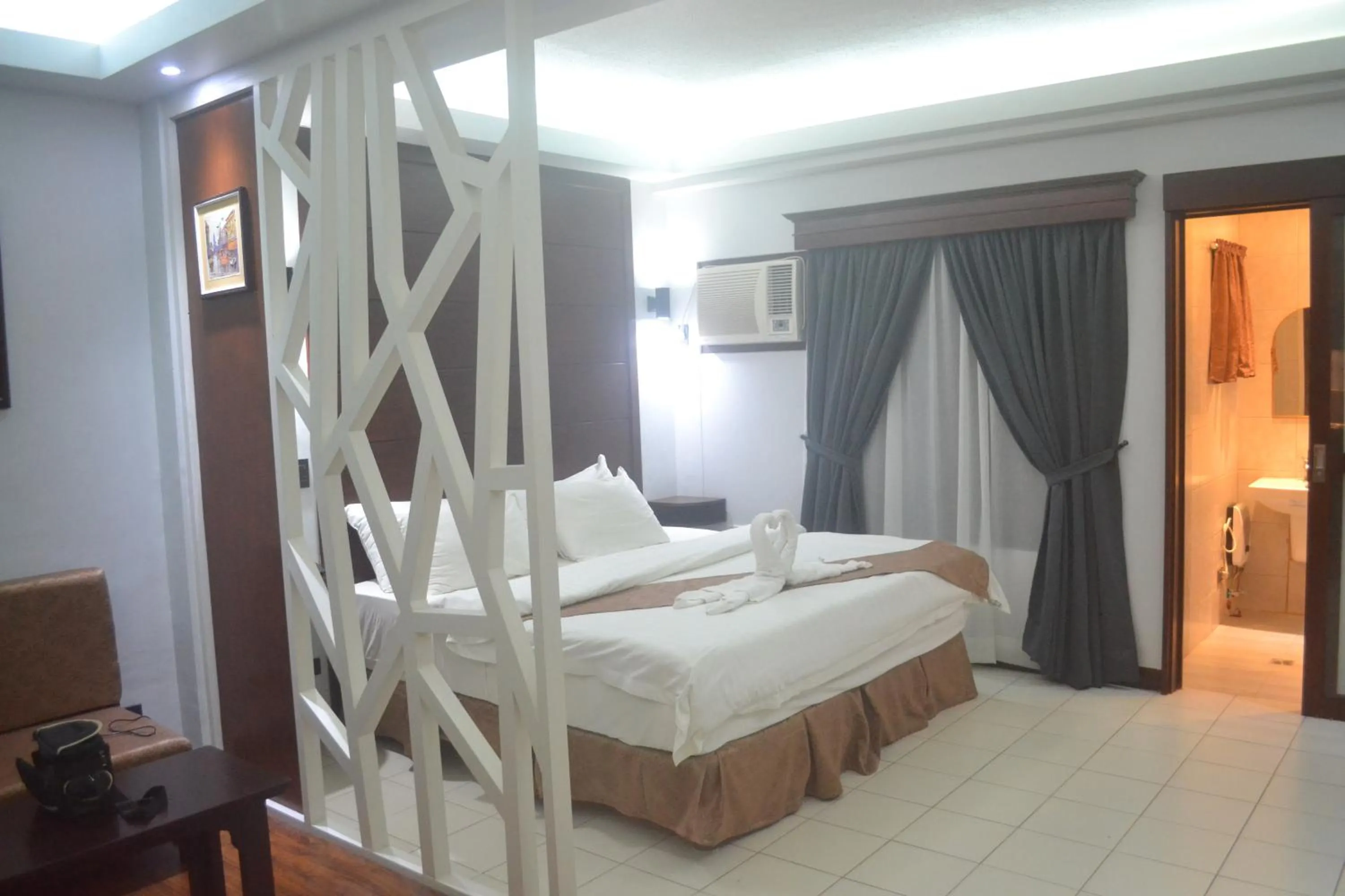 Photo of the whole room, Bed in DM Residente Hotel Inns & Villas