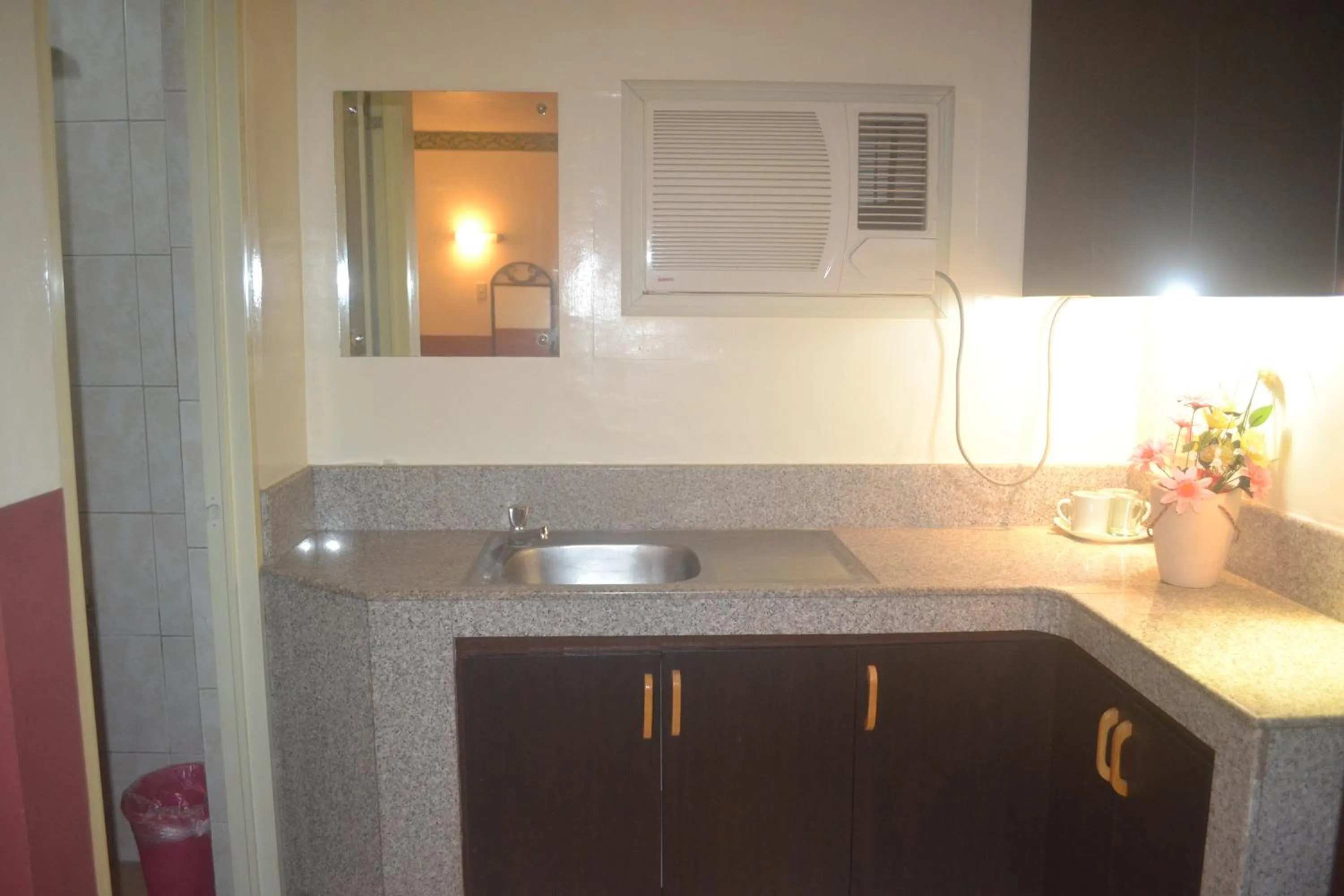 Kitchen or kitchenette in DM Residente Hotel Inns & Villas
