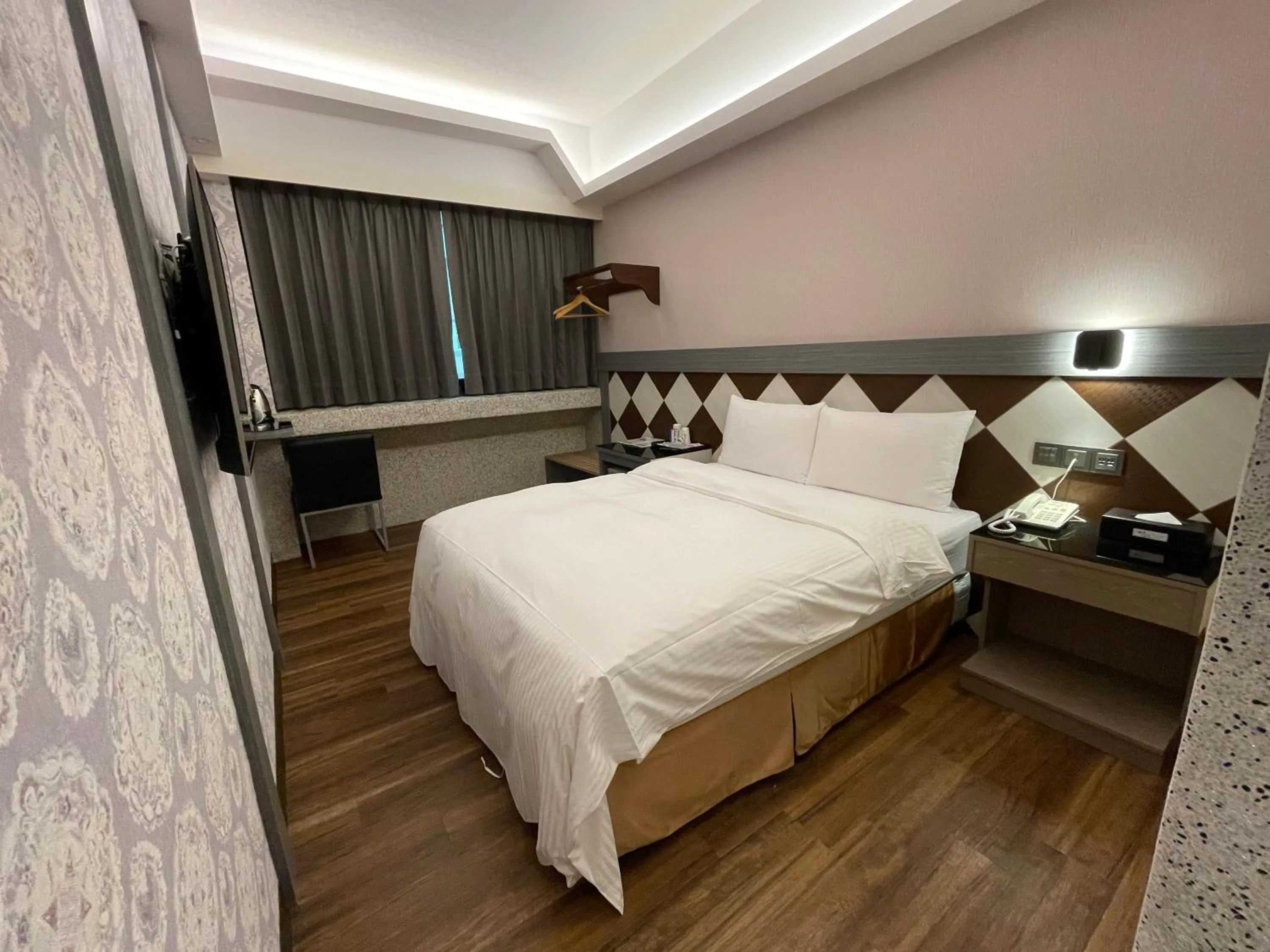 Photo of the whole room, Bed in Weifeng Boutique Business Hotel - Zhanqian Branch