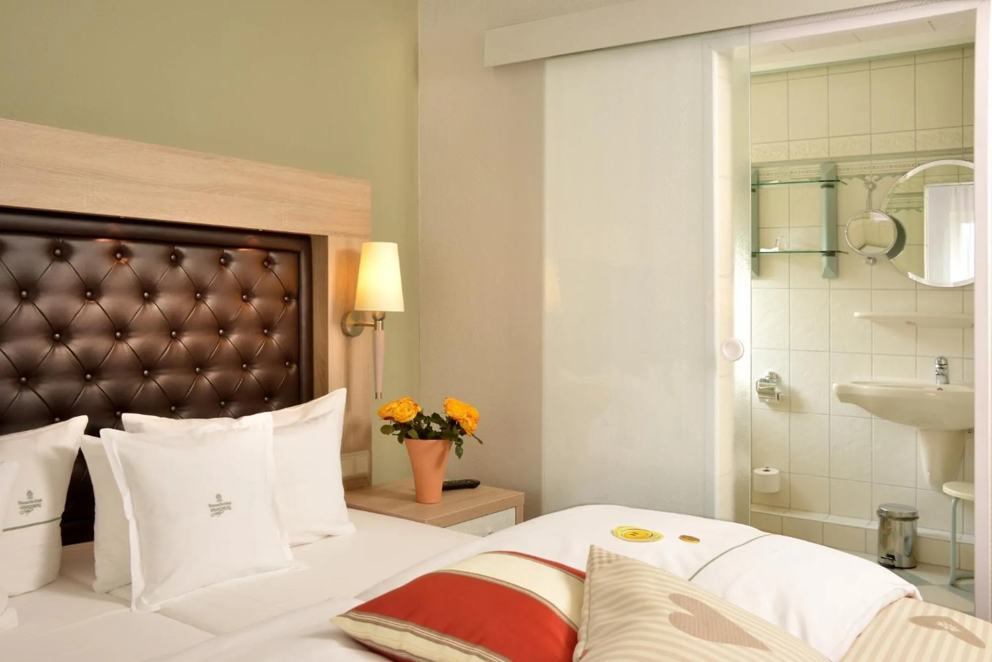 Bed in Lohmann's Romantik Hotel Gravenberg