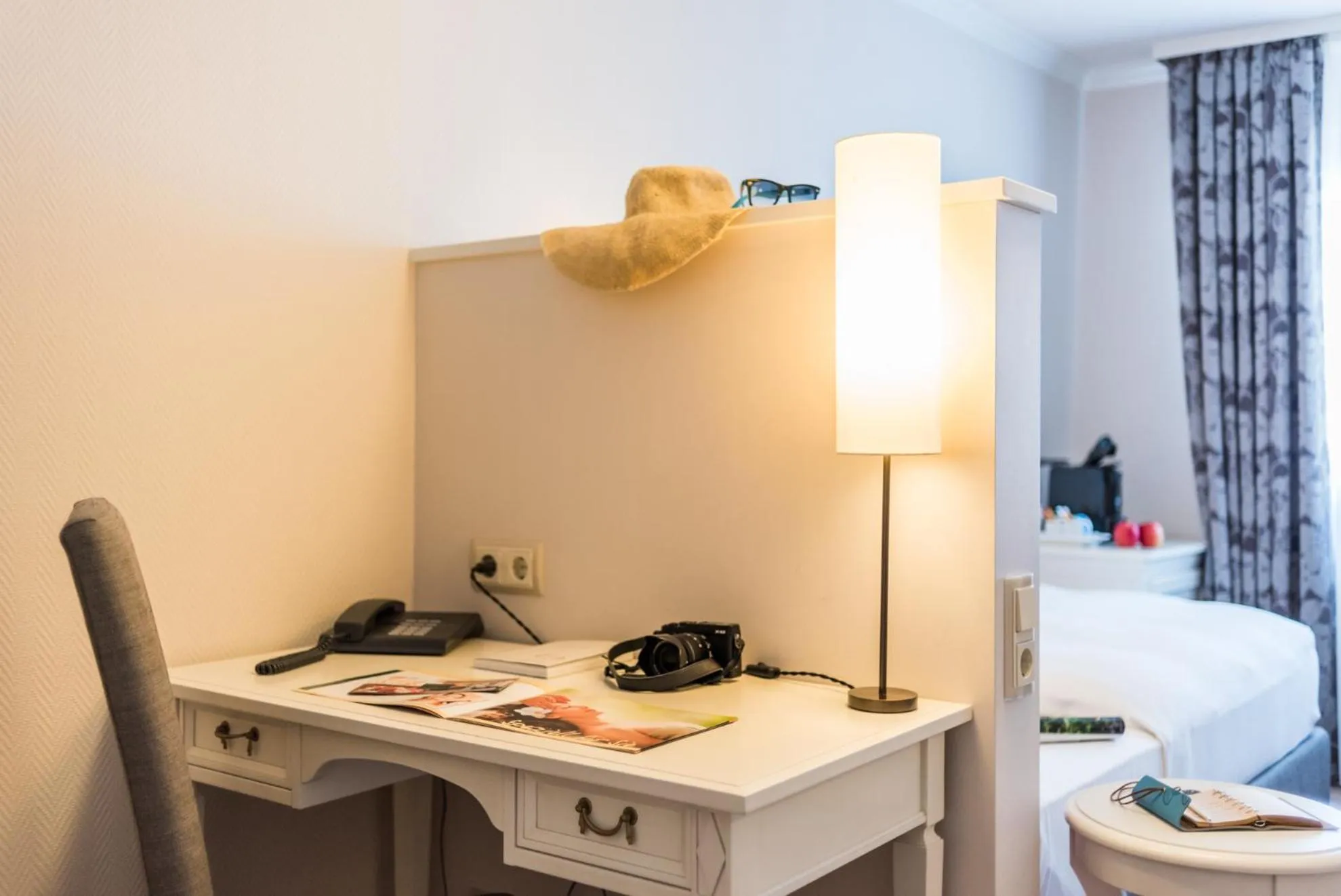 Seating area, Bed in Lohmann's Romantik Hotel Gravenberg