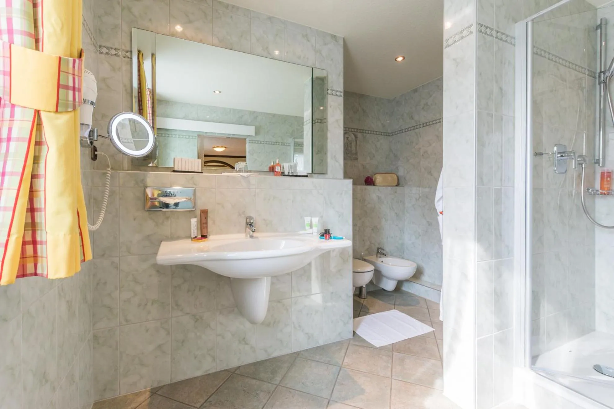 Shower in Lohmann's Romantik Hotel Gravenberg