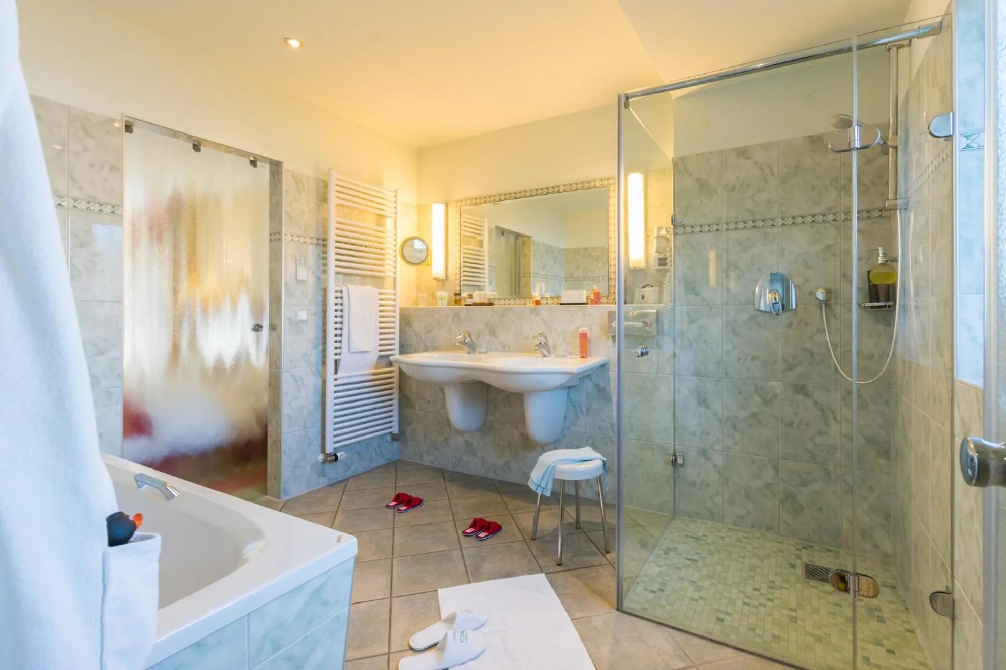 Shower in Lohmann's Romantik Hotel Gravenberg