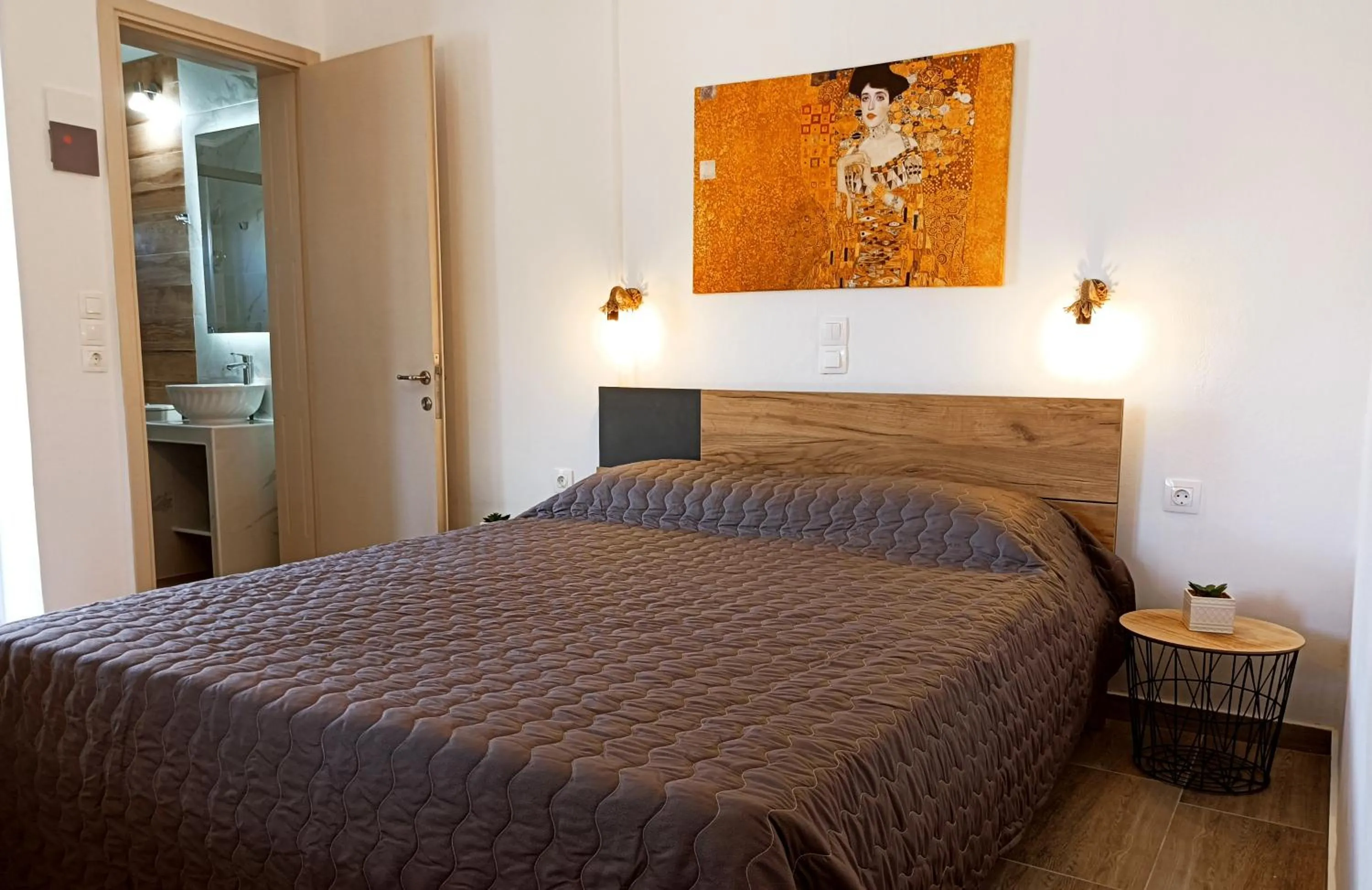 Bed in Lord Complex