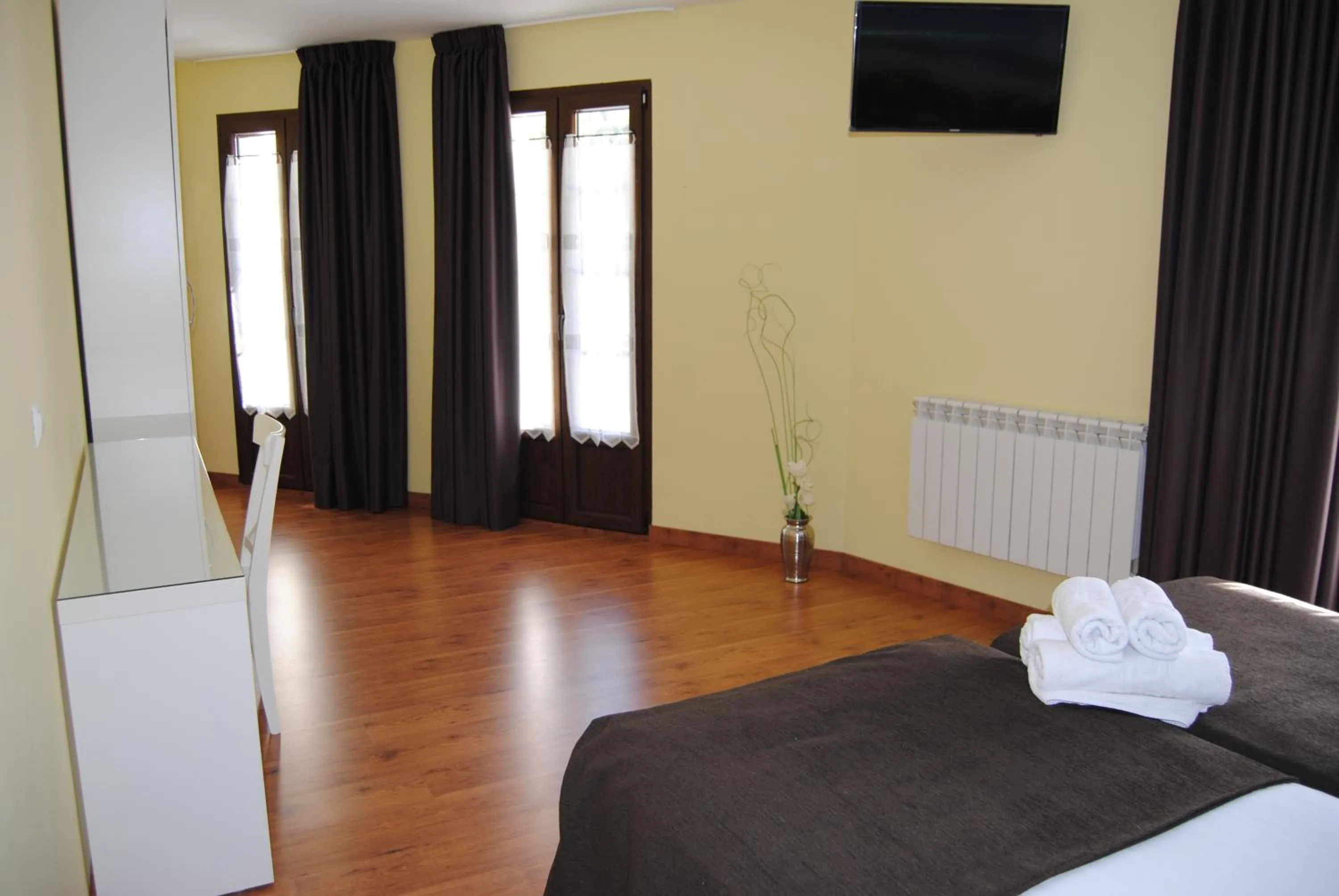 Photo of the whole room, Bed in The Way Hotel Molinaseca