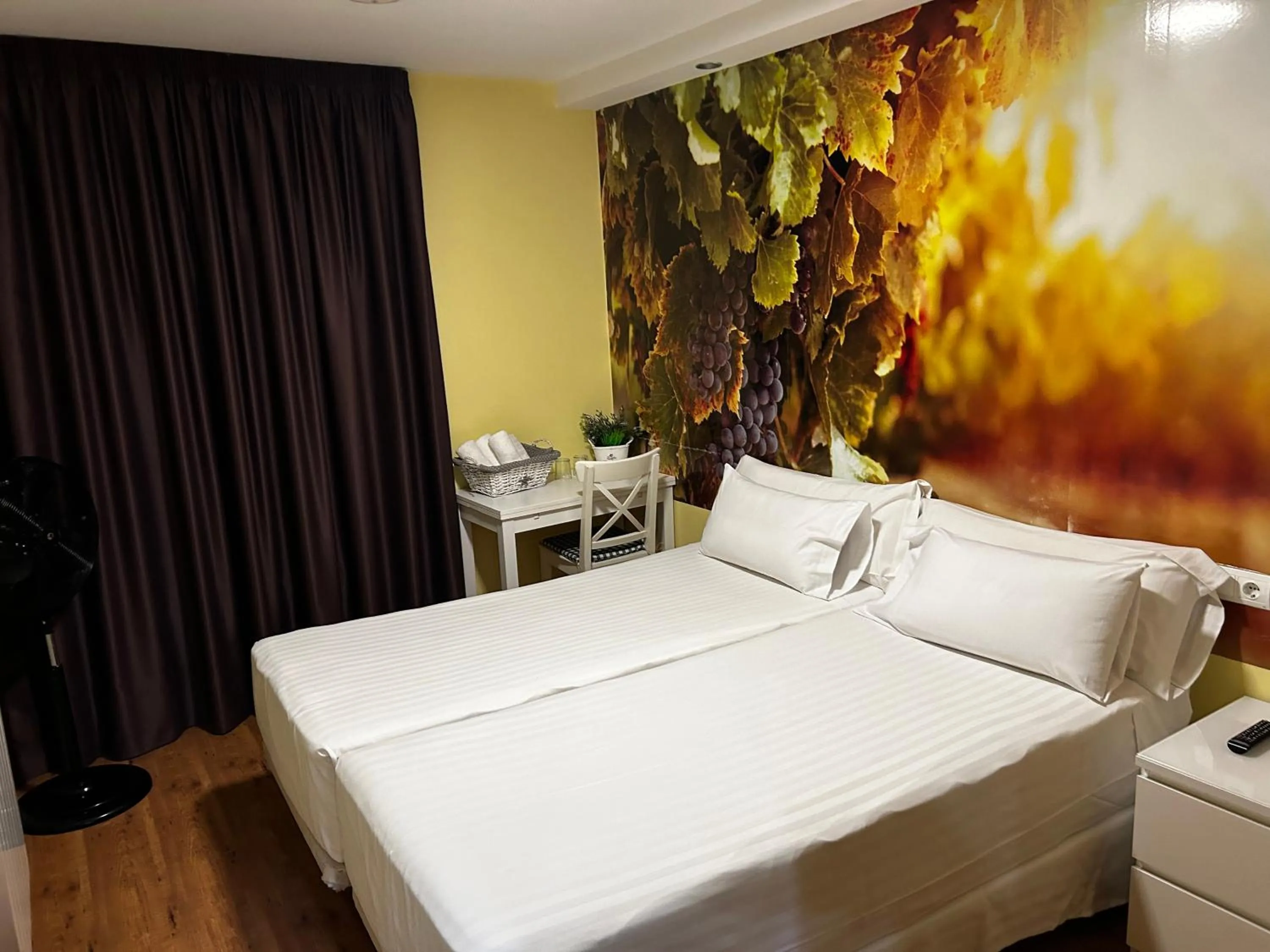 Bedroom, Bed in The Way Hotel Molinaseca