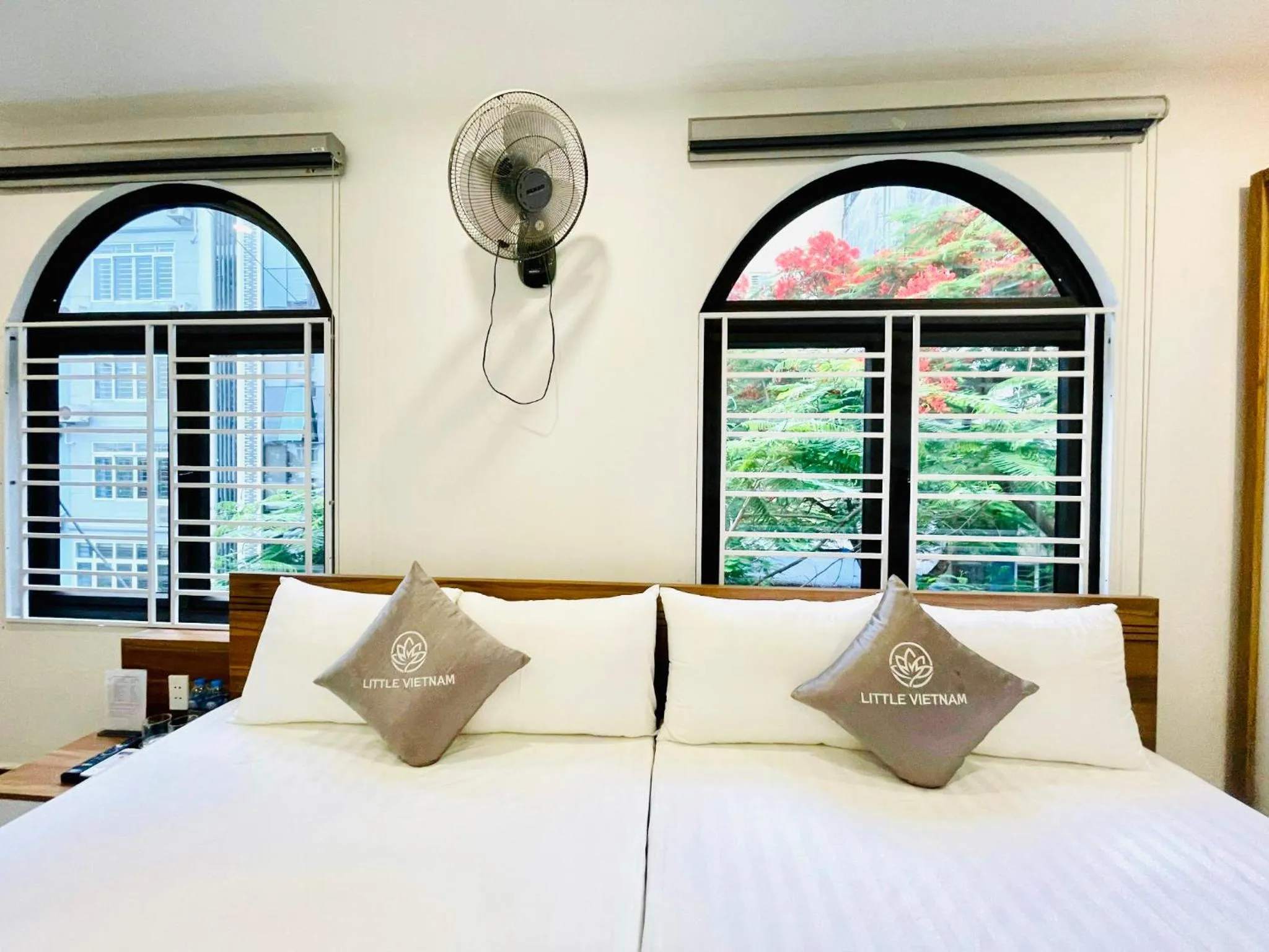 Bedroom, Bed in Little Vietnam Hotel - Cát Bà