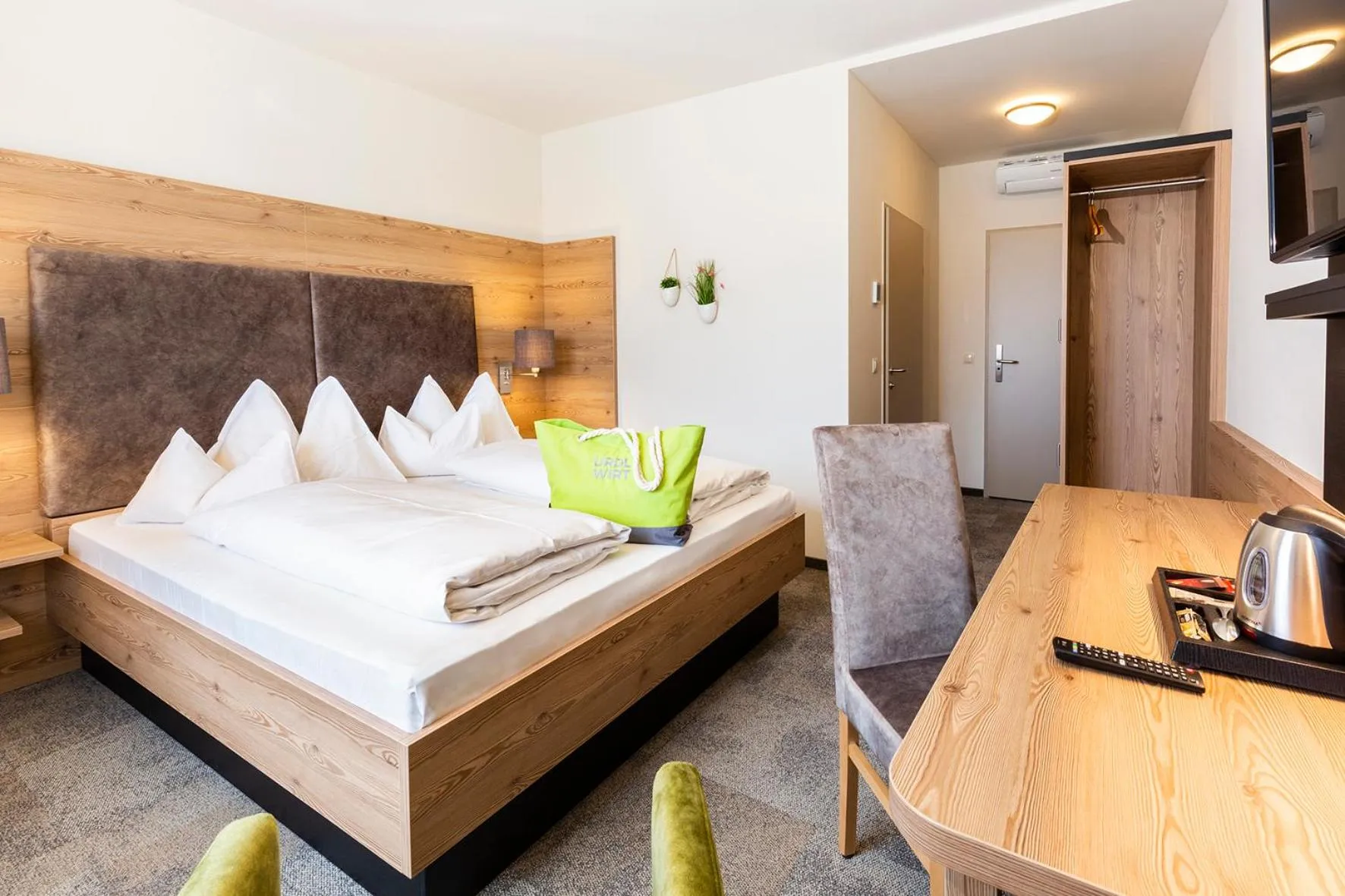 Bed in Urdlwirt - Hotel & Restaurant