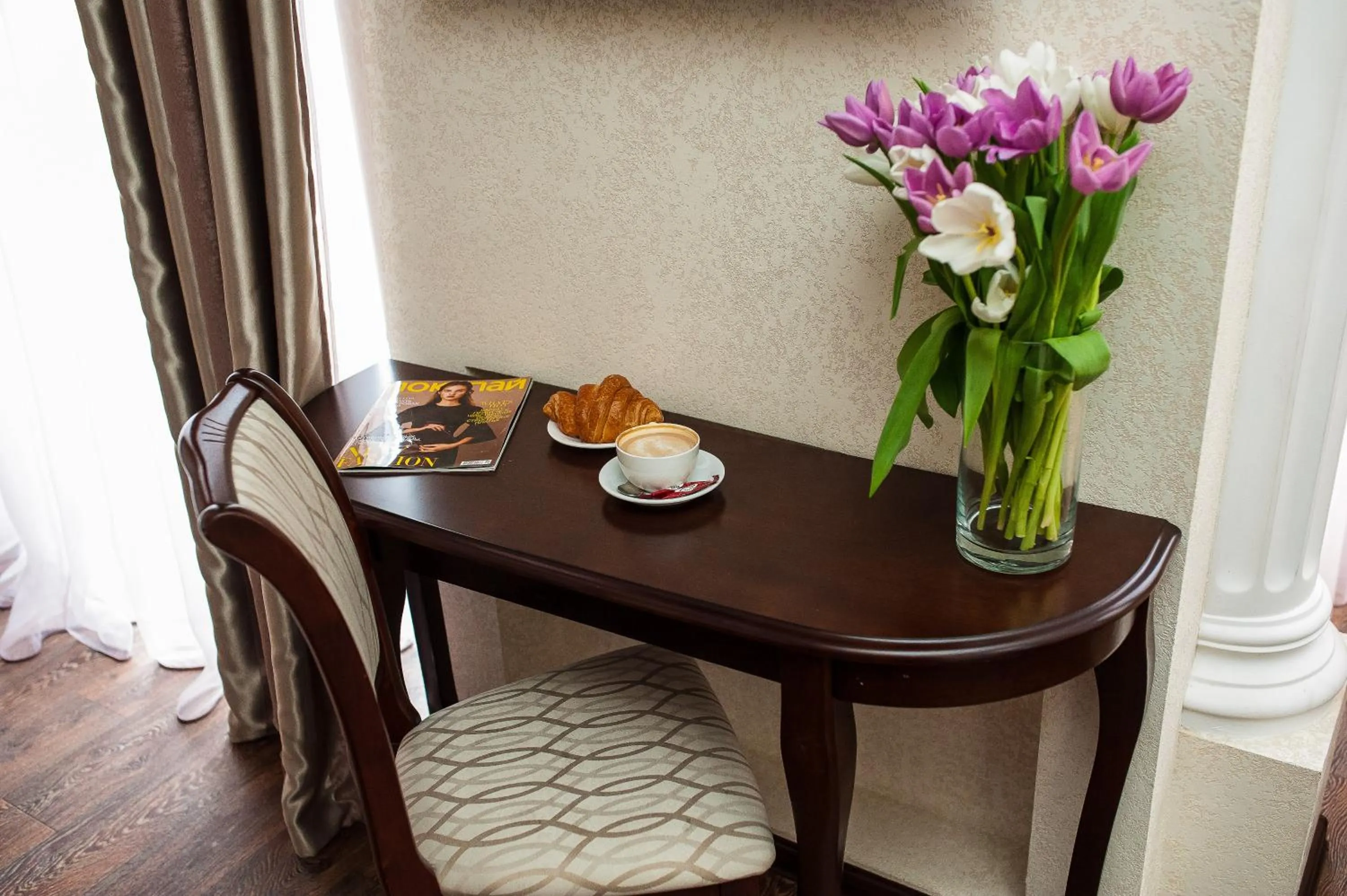 Decorative detail in Zenith Hotel