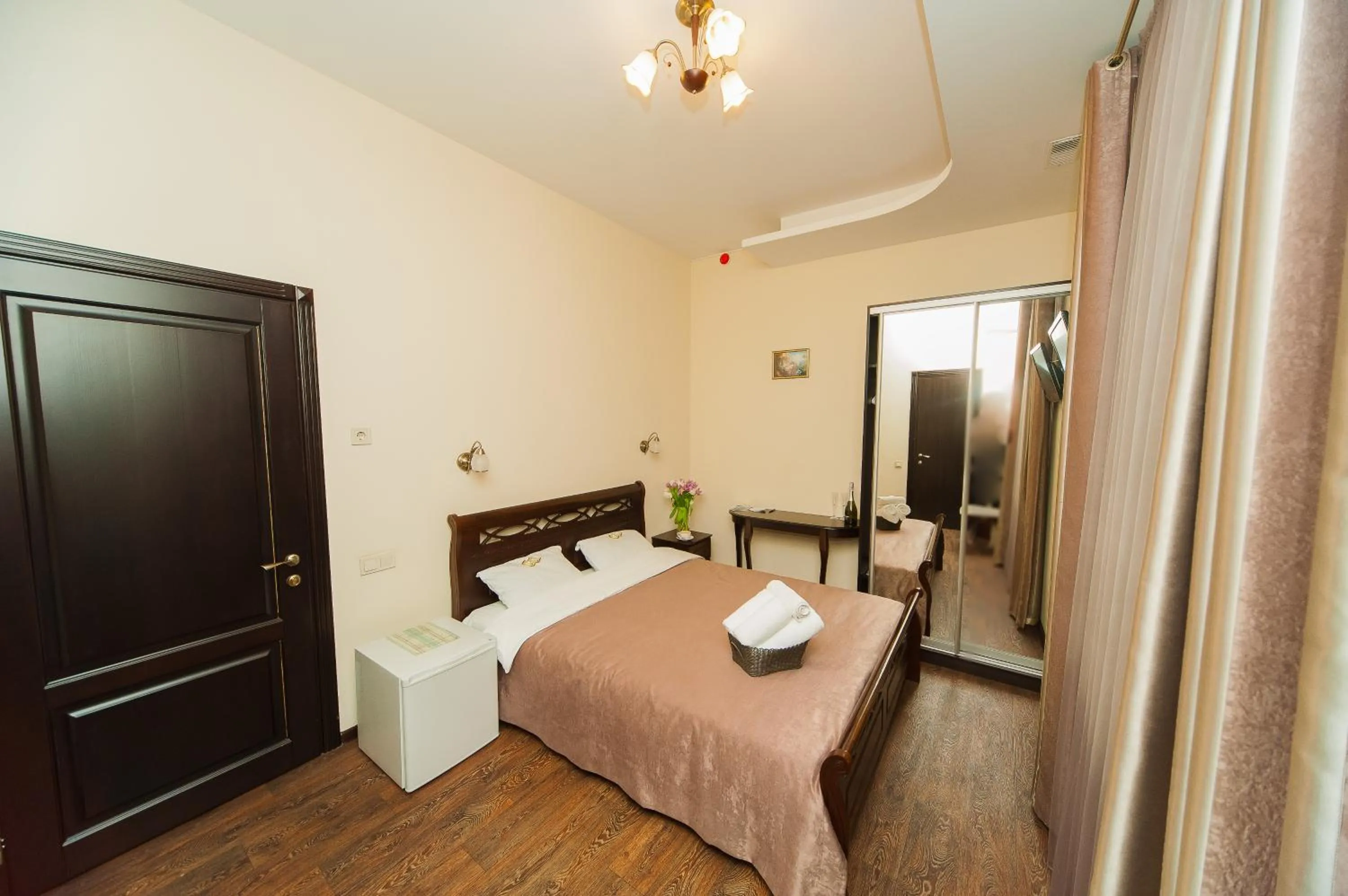 Photo of the whole room, Bed in Zenith Hotel