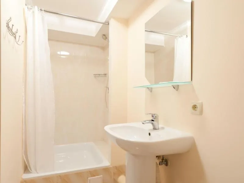 Bathroom in Zenith Hotel
