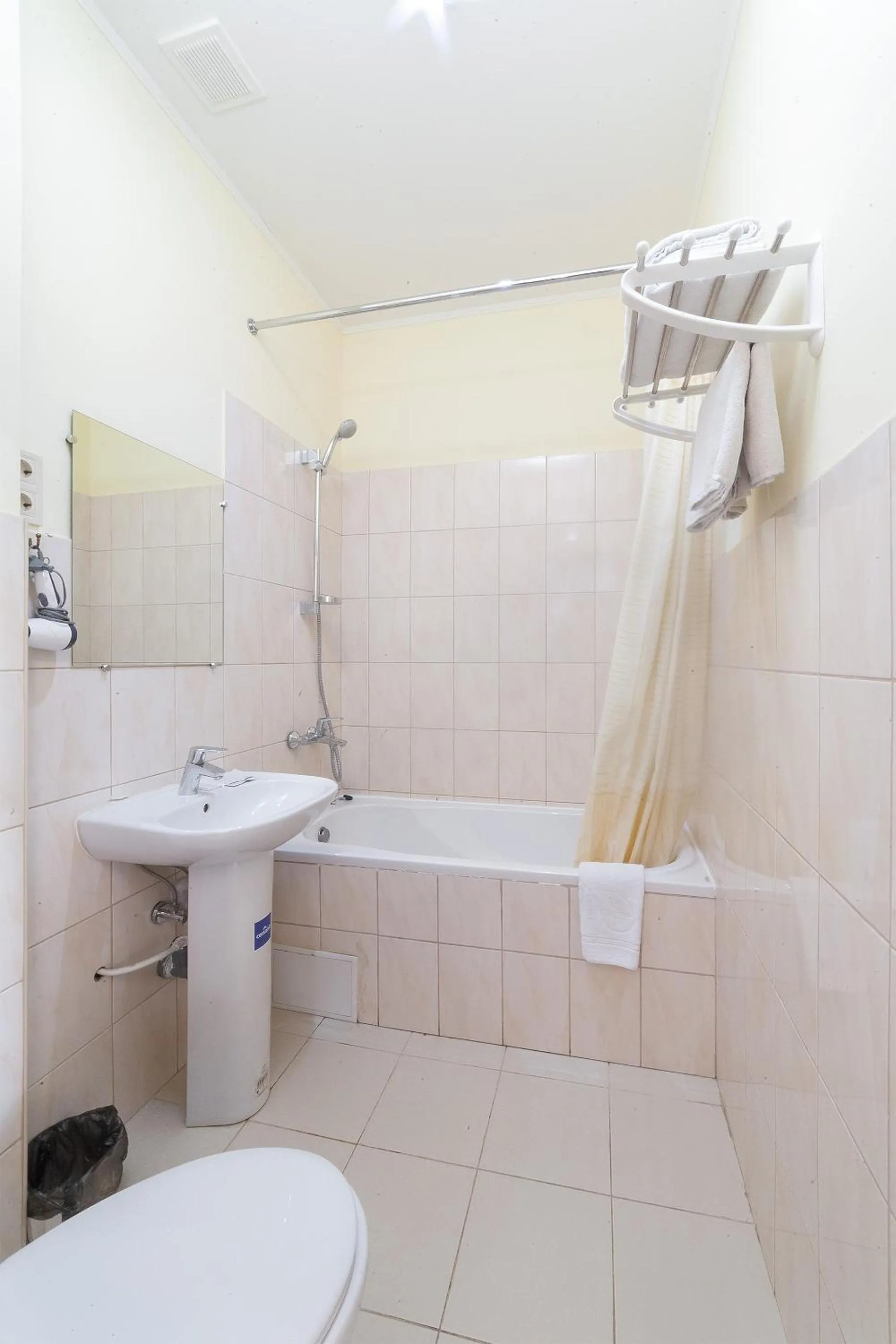 Bath in Zenith Hotel
