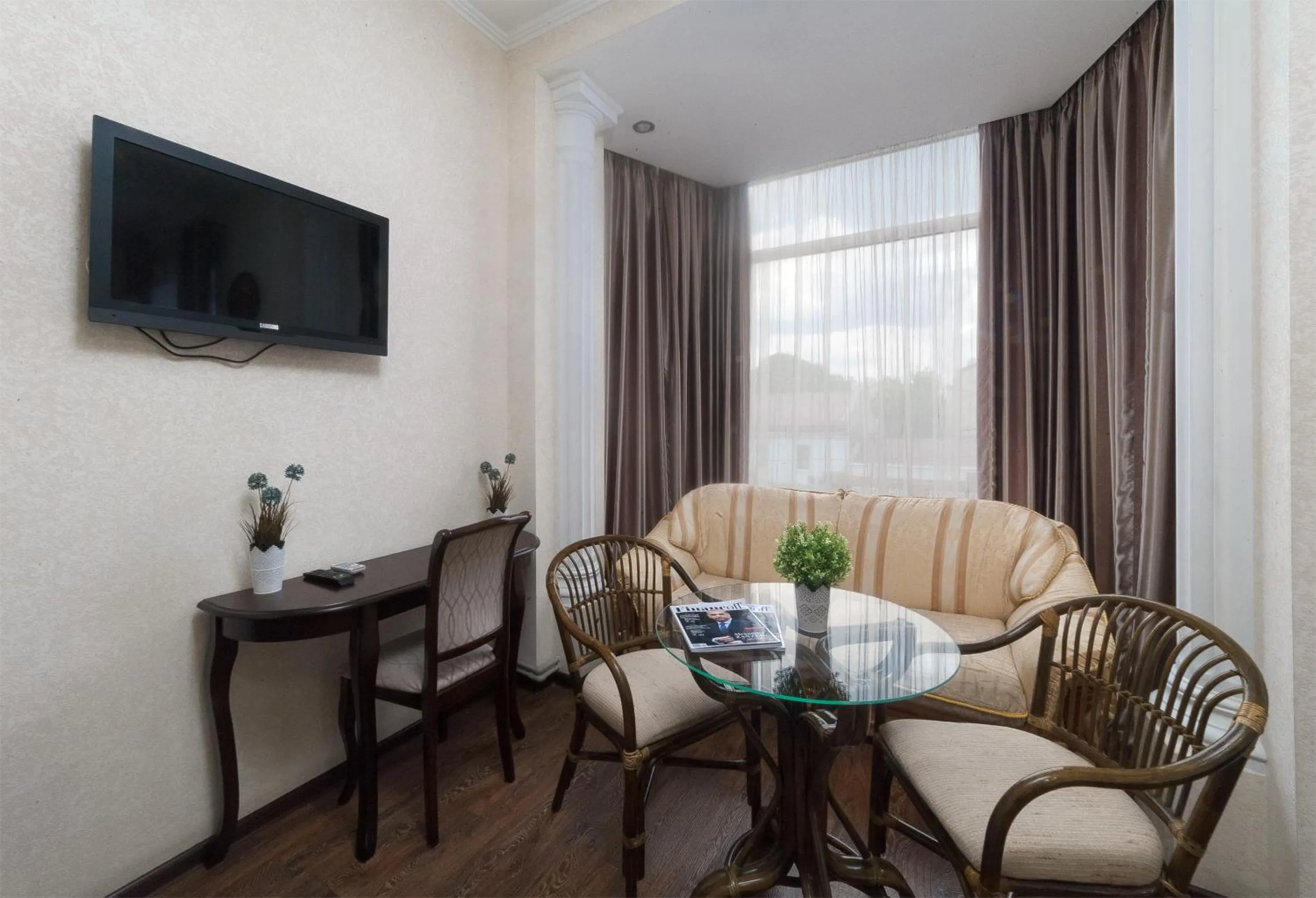Seating area in Zenith Hotel