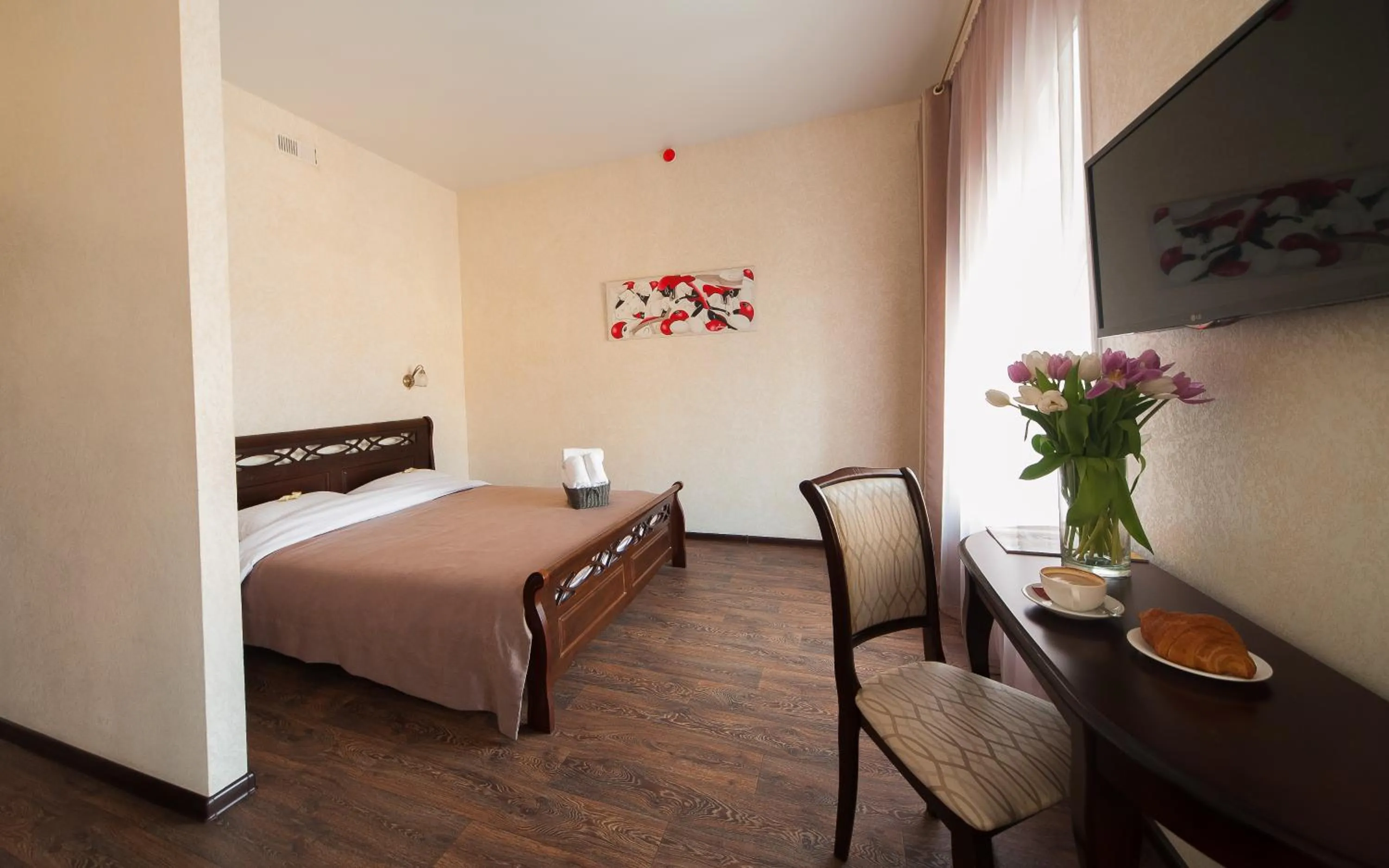 Photo of the whole room, Bed in Zenith Hotel