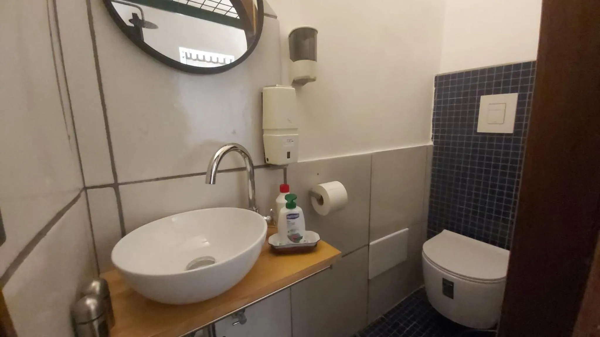 Bathroom in dimora aganoor business suite