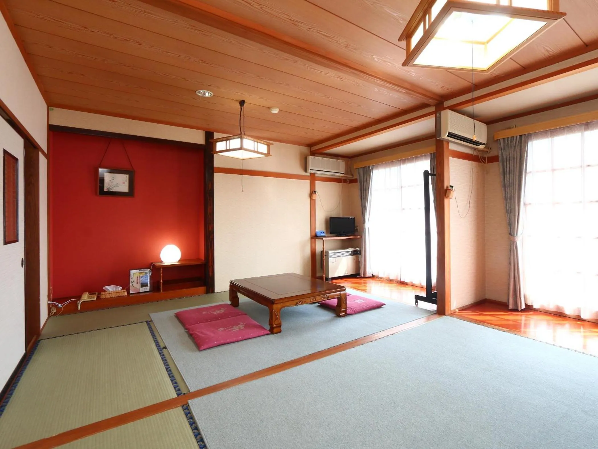 Photo of the whole room, Bed in Ikemoto