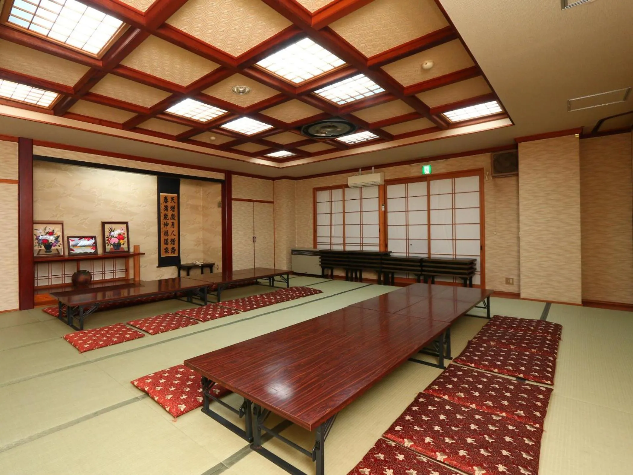 Banquet/Function facilities in Ikemoto