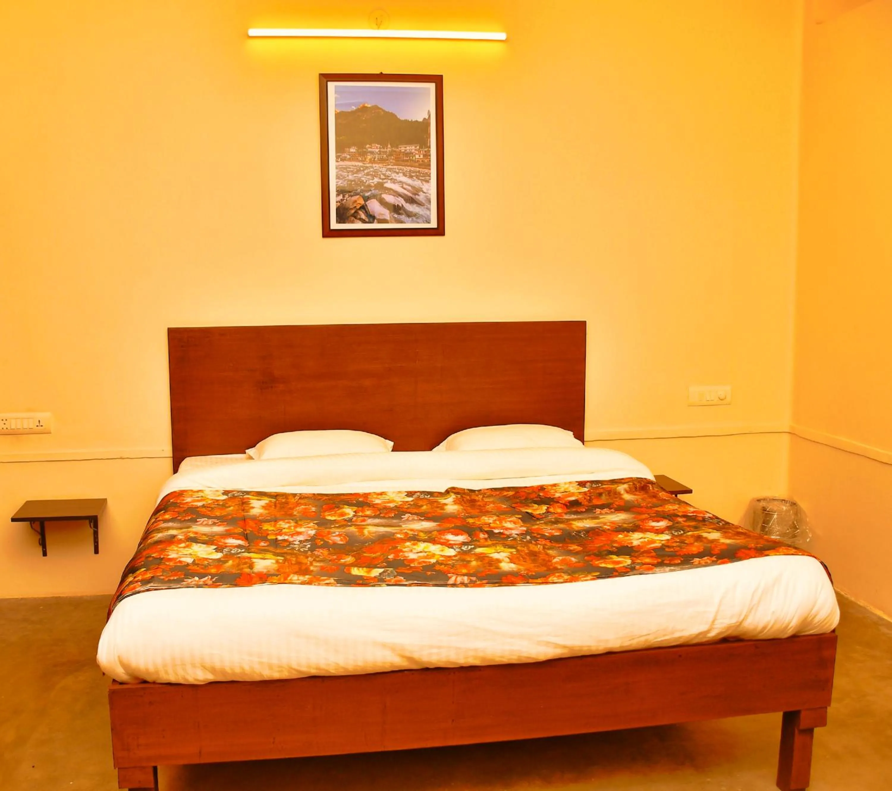 Bed in Gobind Bhawan Heritage Hotel