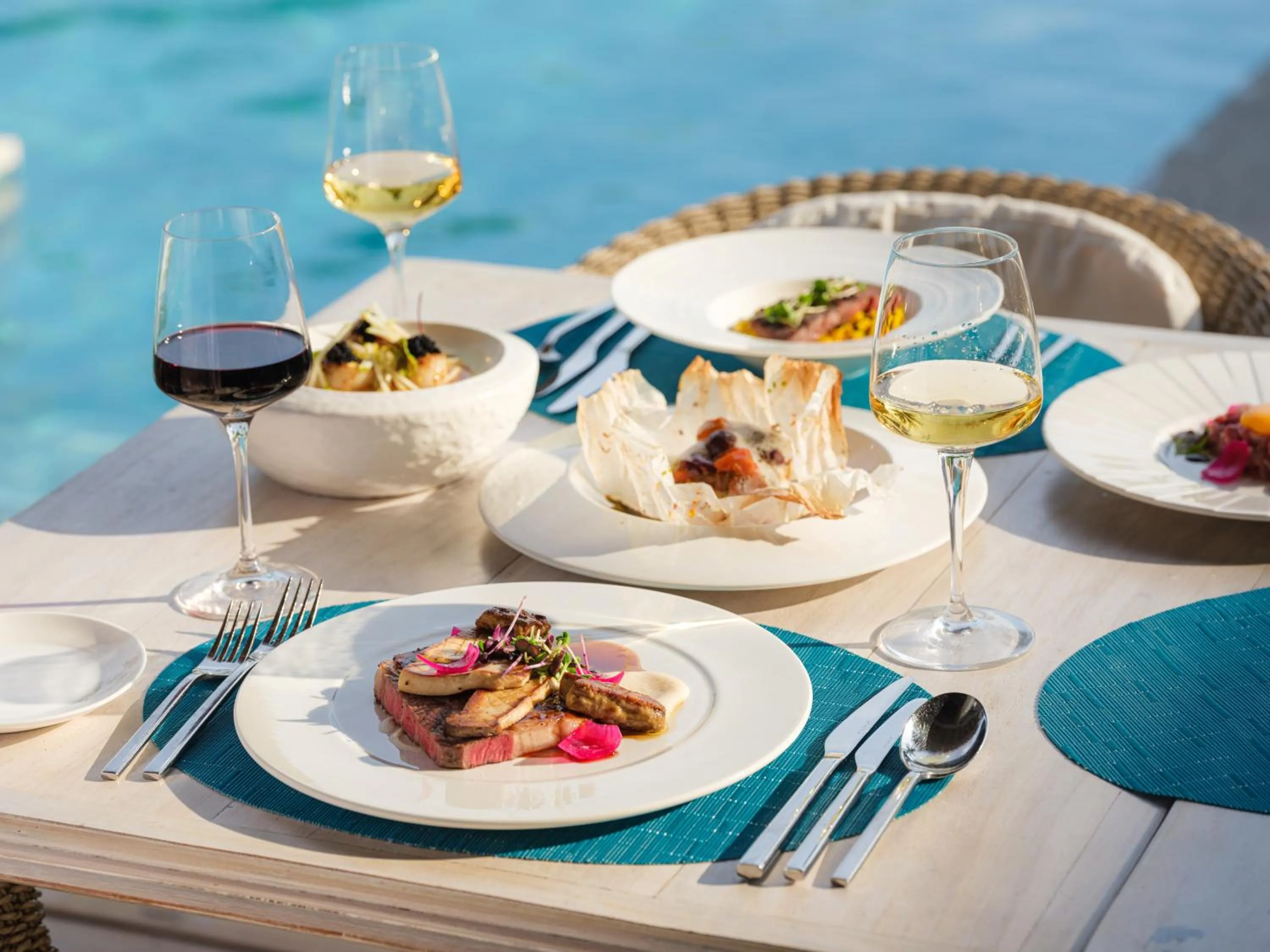 Food and drinks in Cora Cora Maldives - Premium All-Inclusive Resort