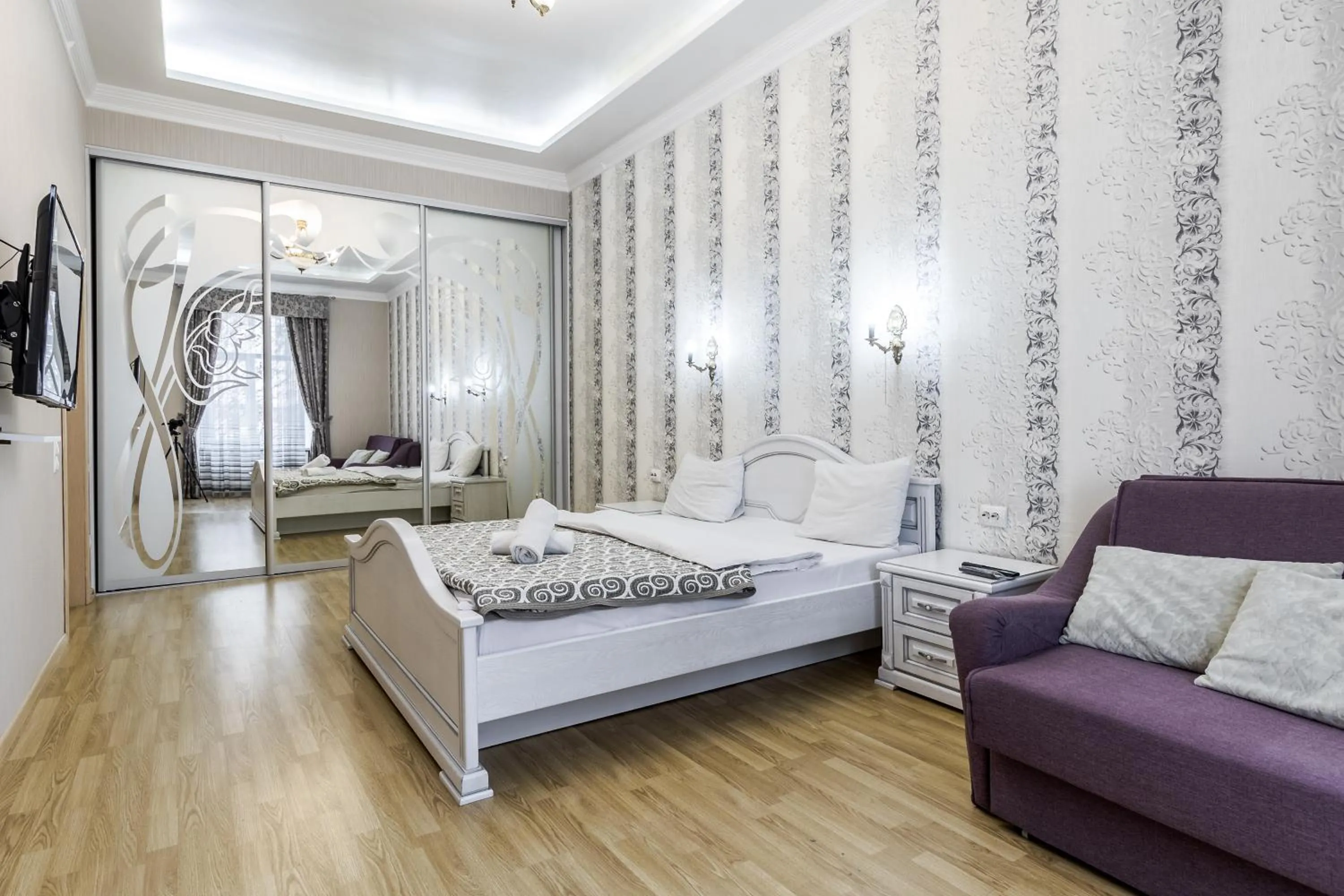 Bed in Vynnychenka apartment